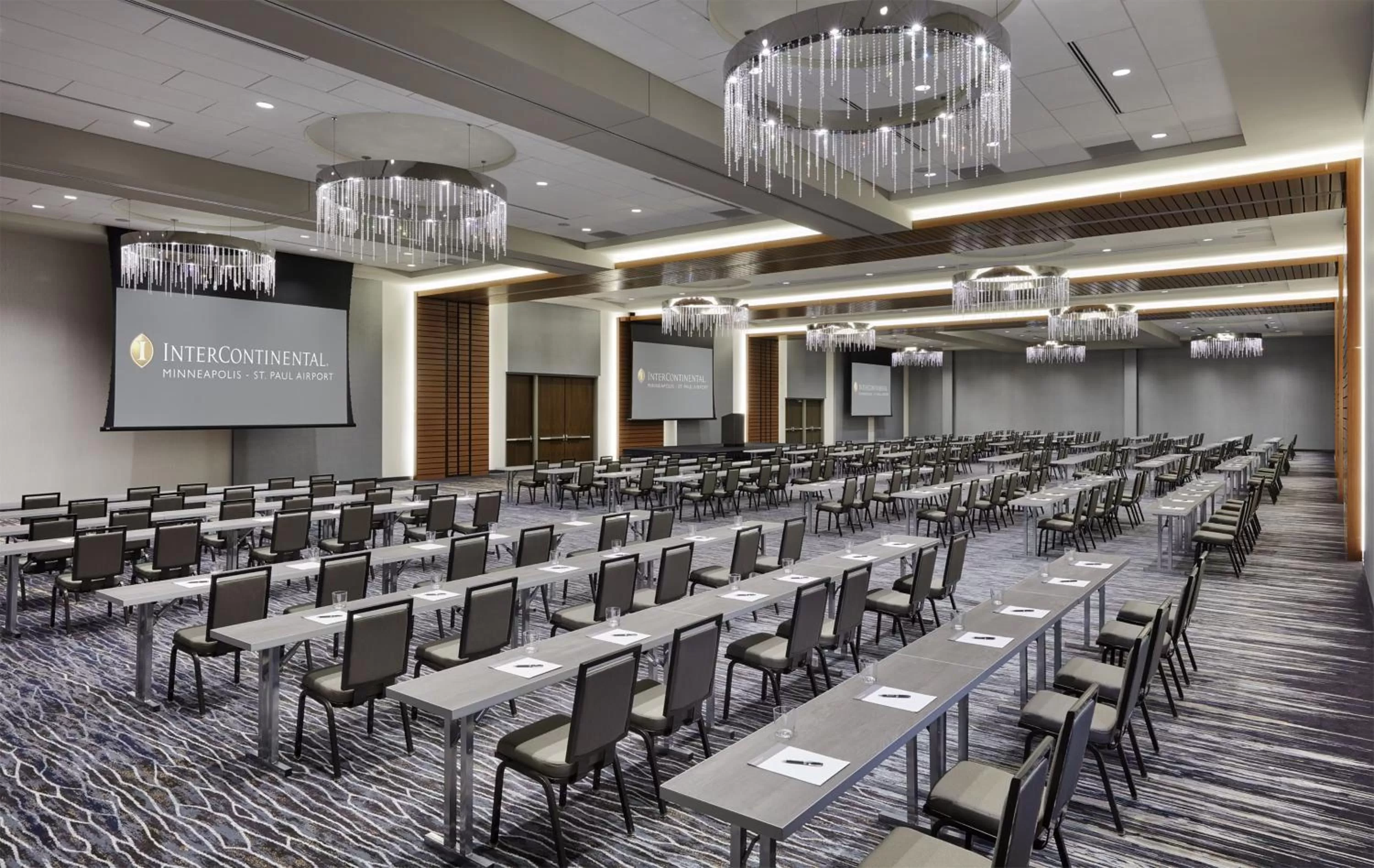 Meeting/conference room in InterContinental Minneapolis - St. Paul Airport by IHG