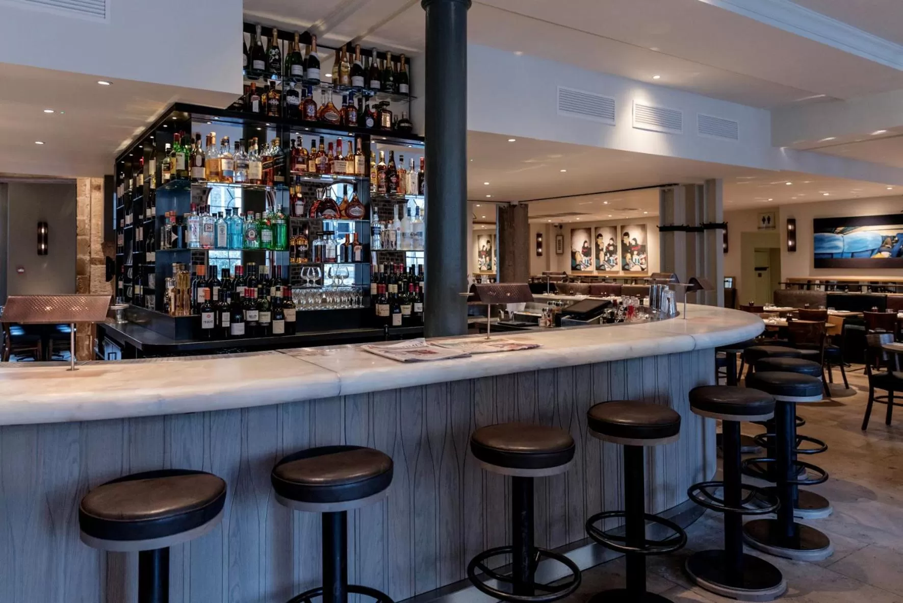 Lounge or bar in Old Bank Hotel