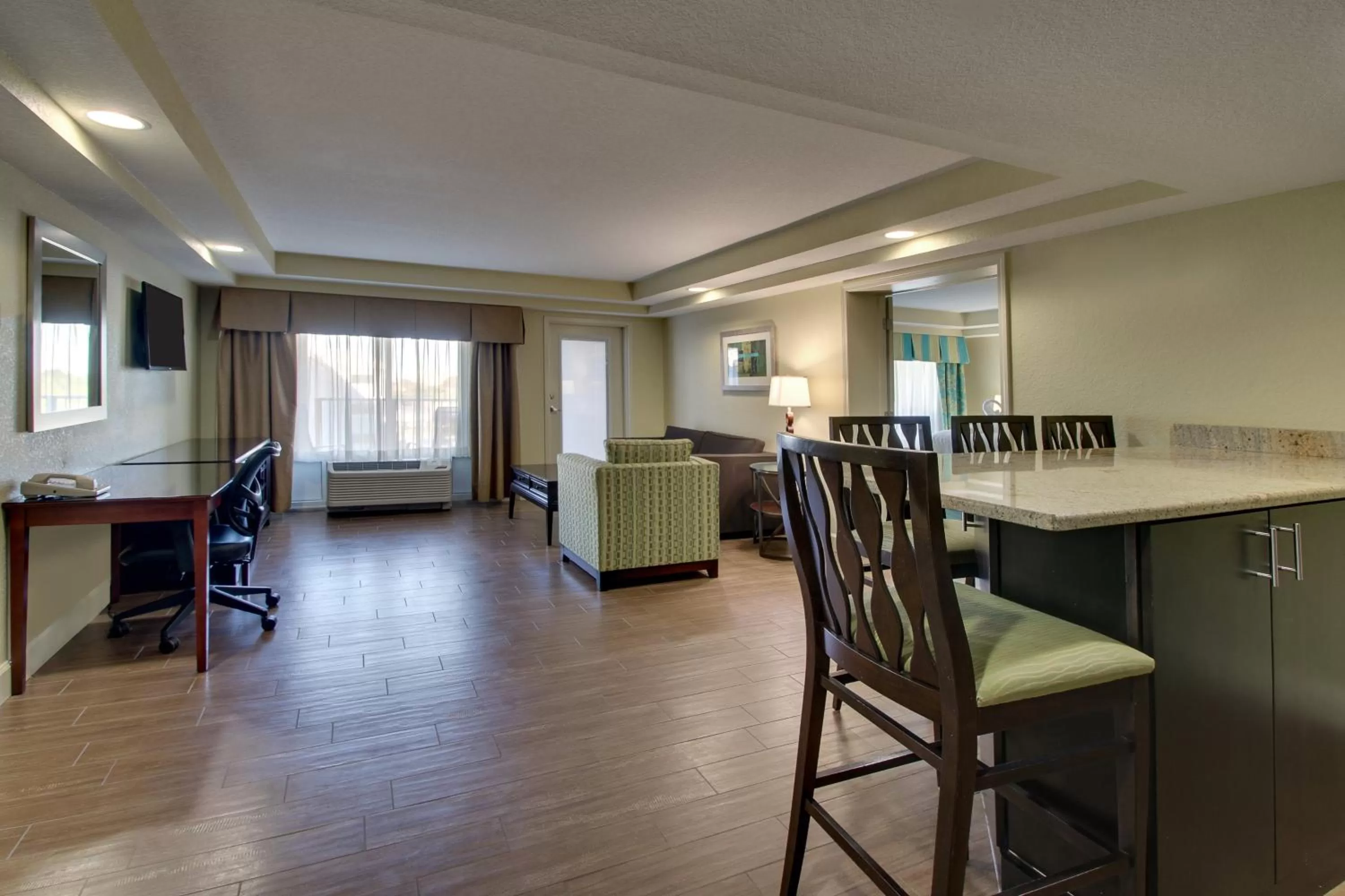 Bedroom in Holiday Inn Resort Orlando - Lake Buena Vista by IHG