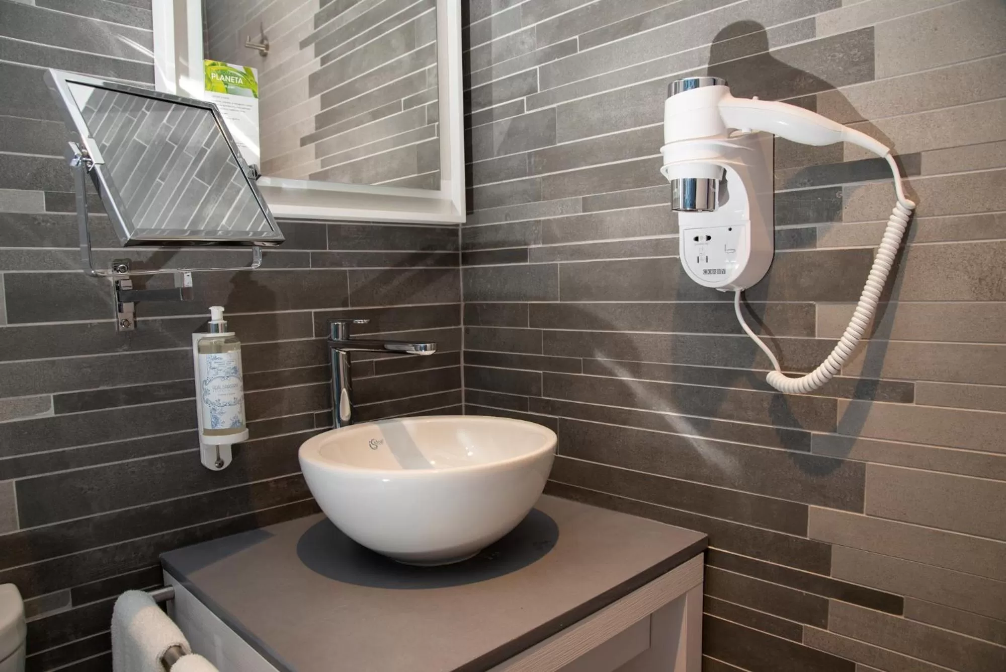 Toilet in Be Poet Baixa Hotel