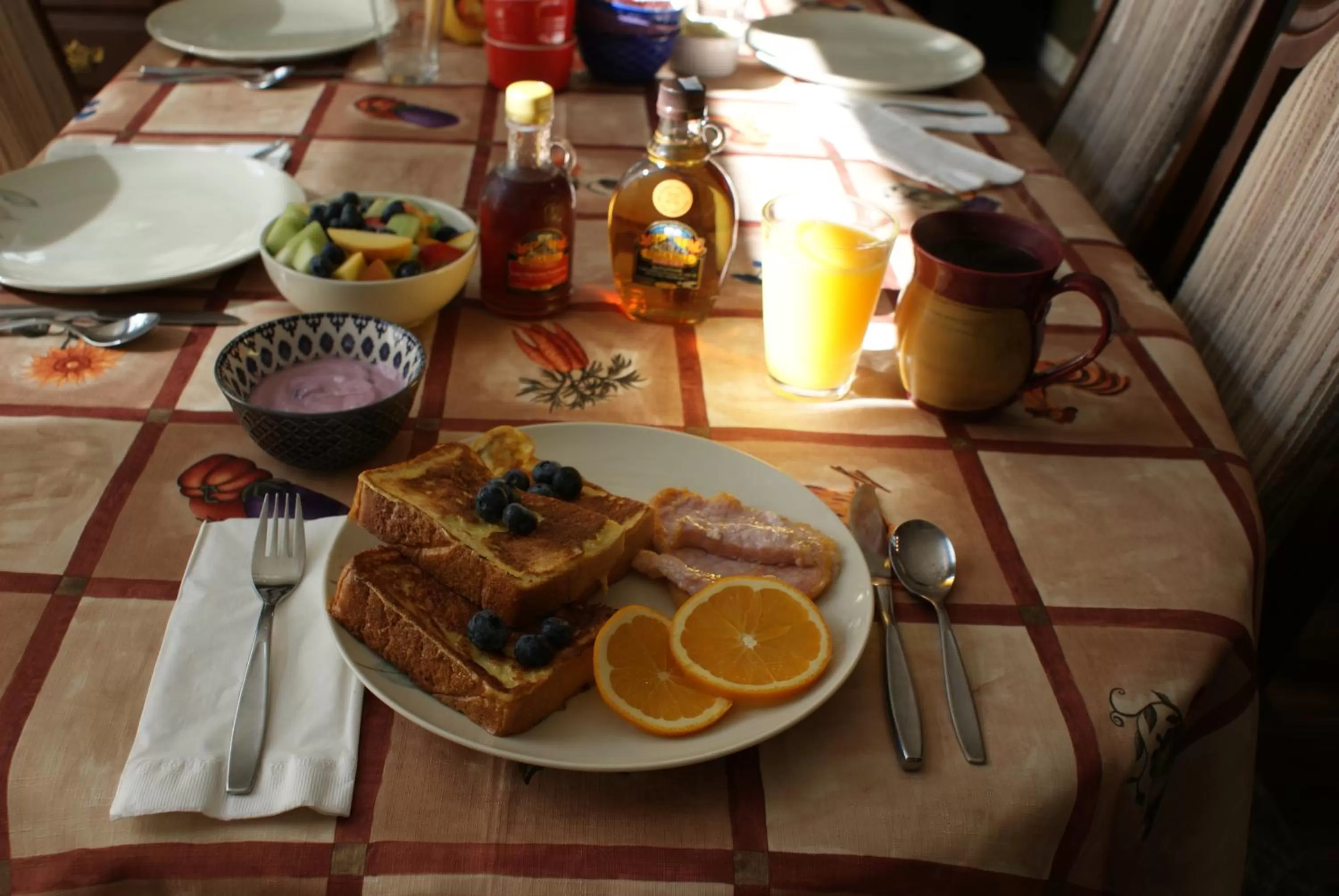 Breakfast in Top of Algonquin Bed and Breakfast