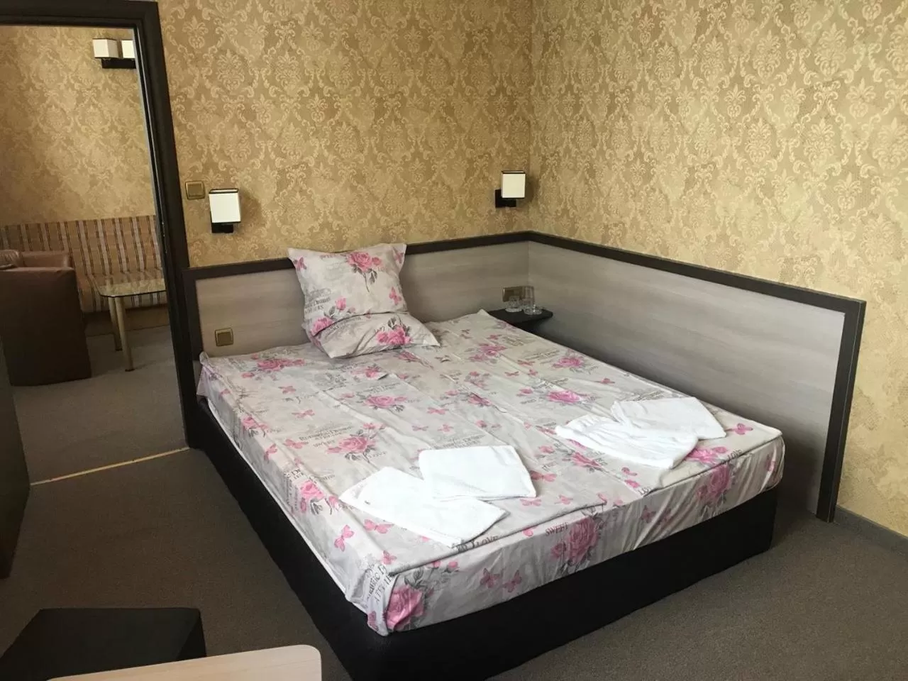 Photo of the whole room, Bed in Casa Blanca