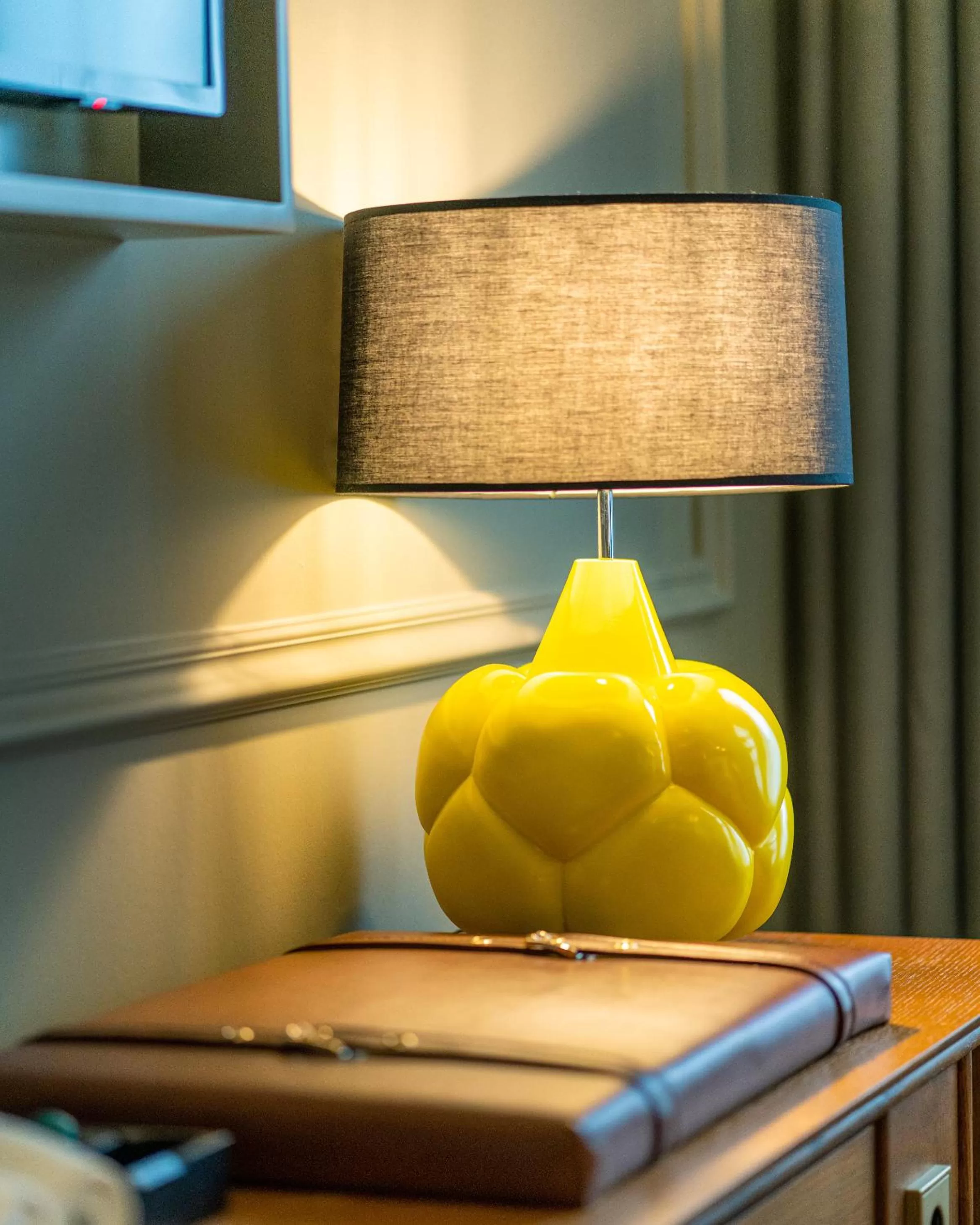 Decorative detail in The Collector