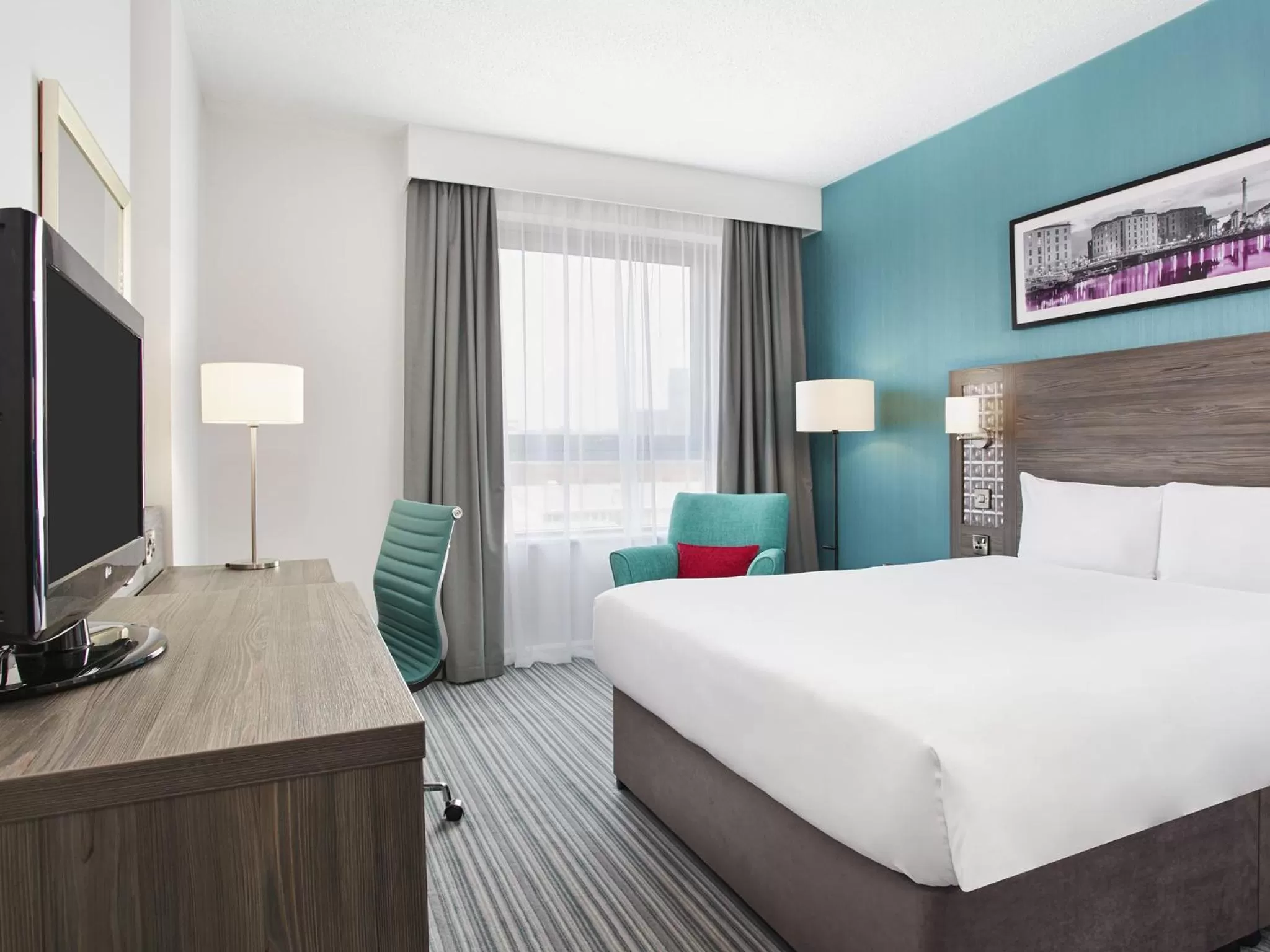 Bedroom, Bed in Leonardo Hotel Southampton