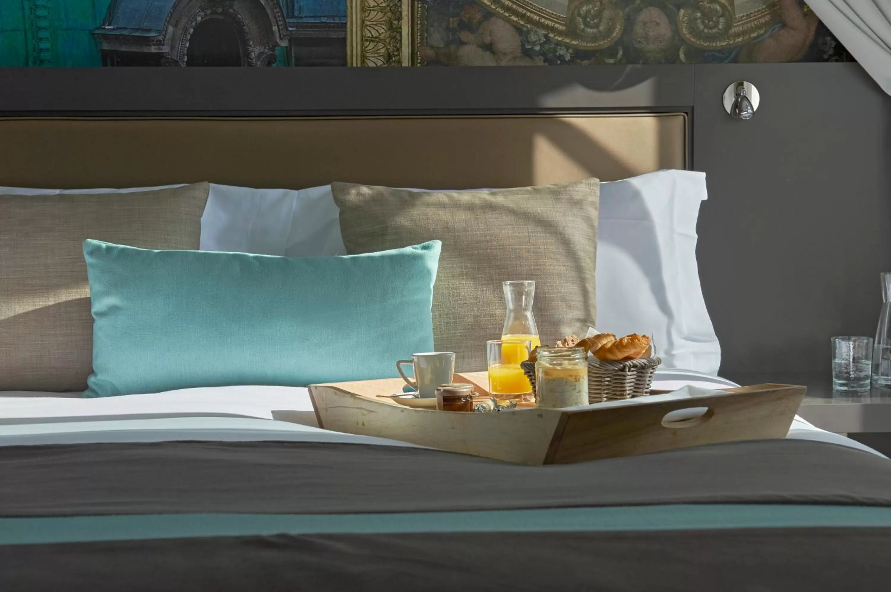 Photo of the whole room, Bed in Hotel Indigo Paris - Opera by IHG