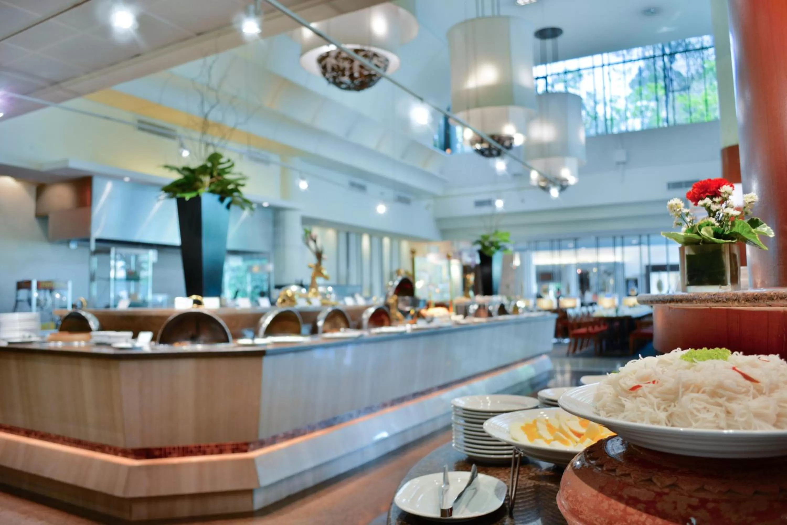 Restaurant/places to eat in Rama Gardens Hotel Bangkok