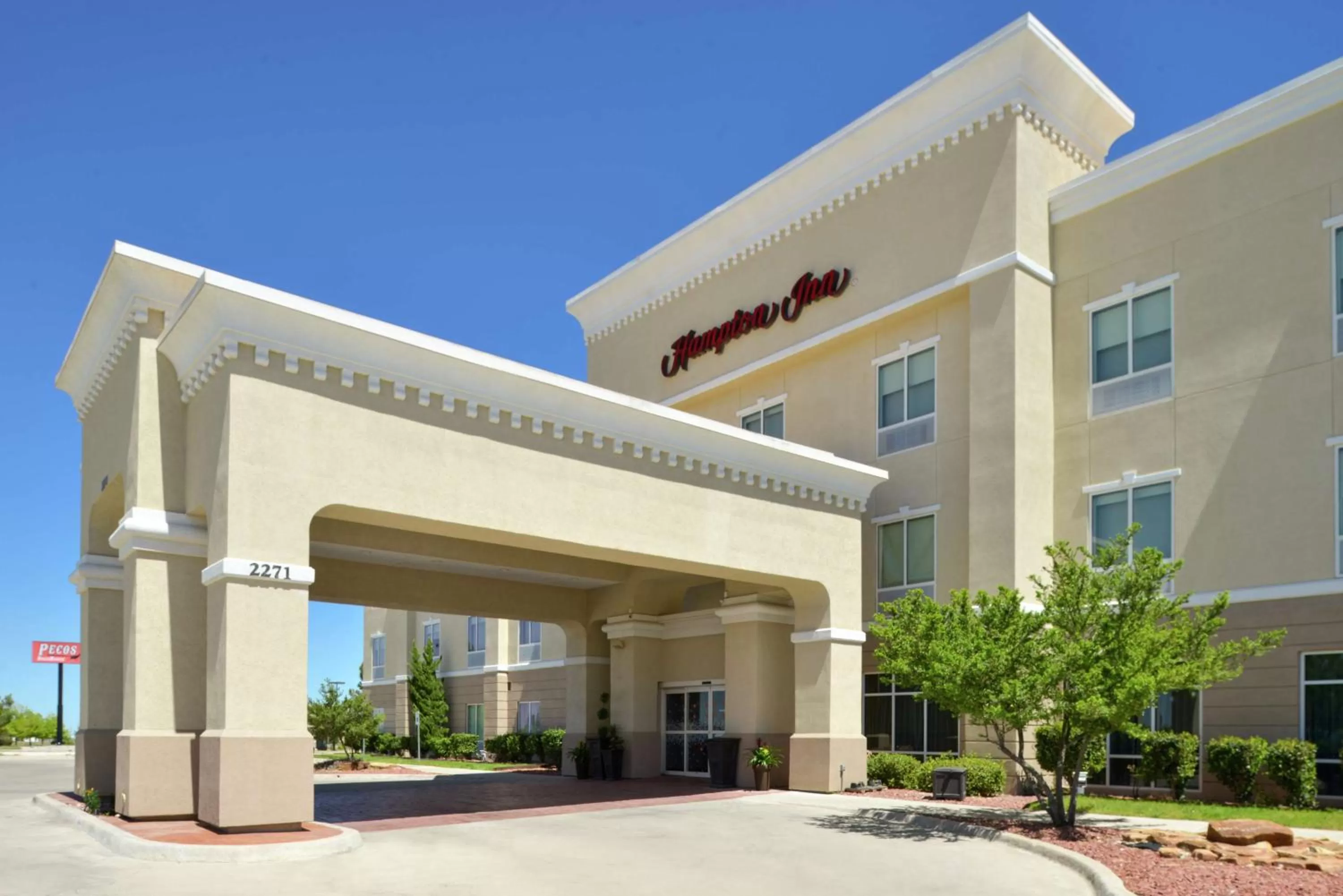 Property building in Hampton Inn Fort Stockton