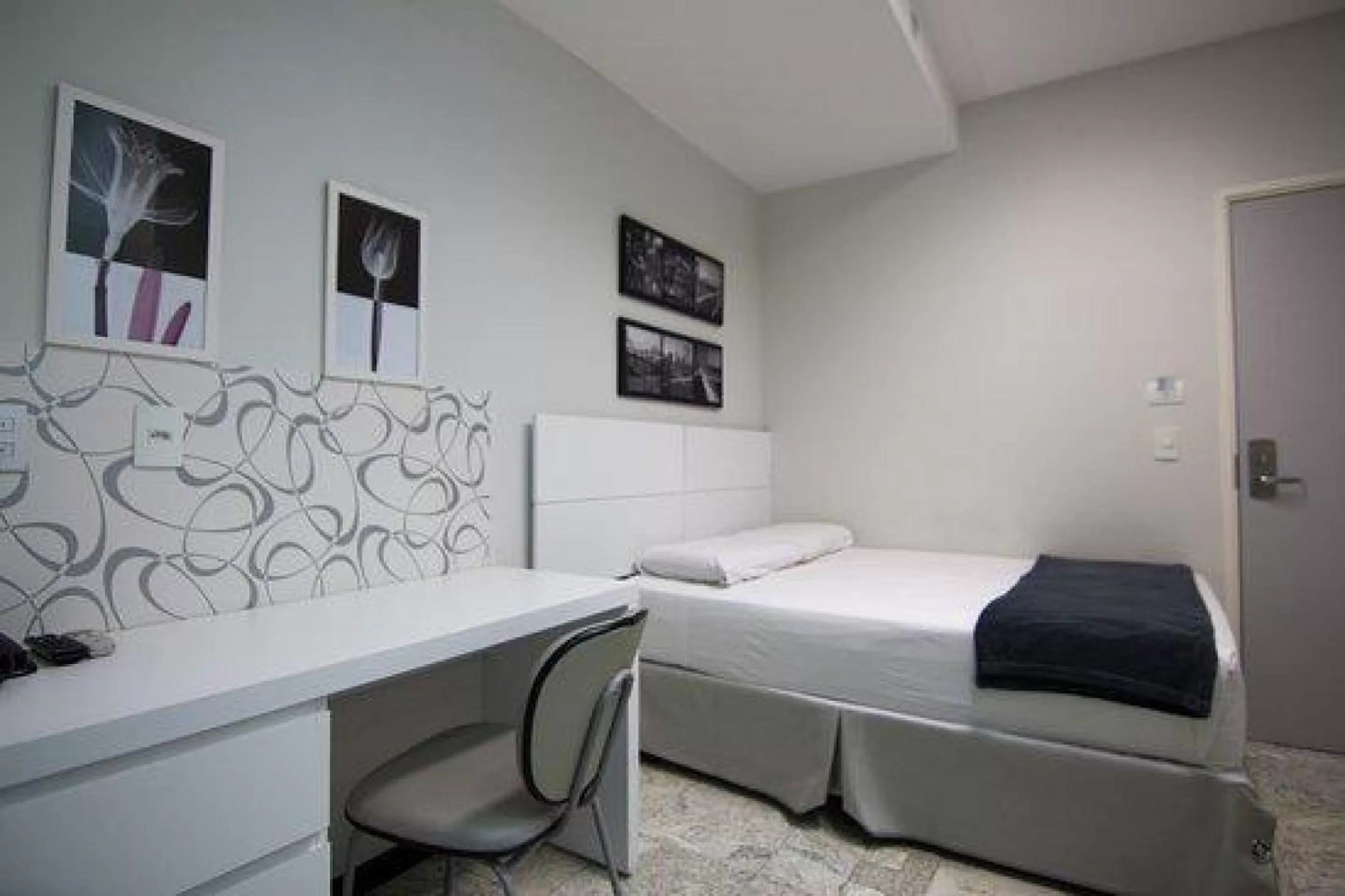 Bedroom, Bed in Compacto Hotel Alphaville Campinas
