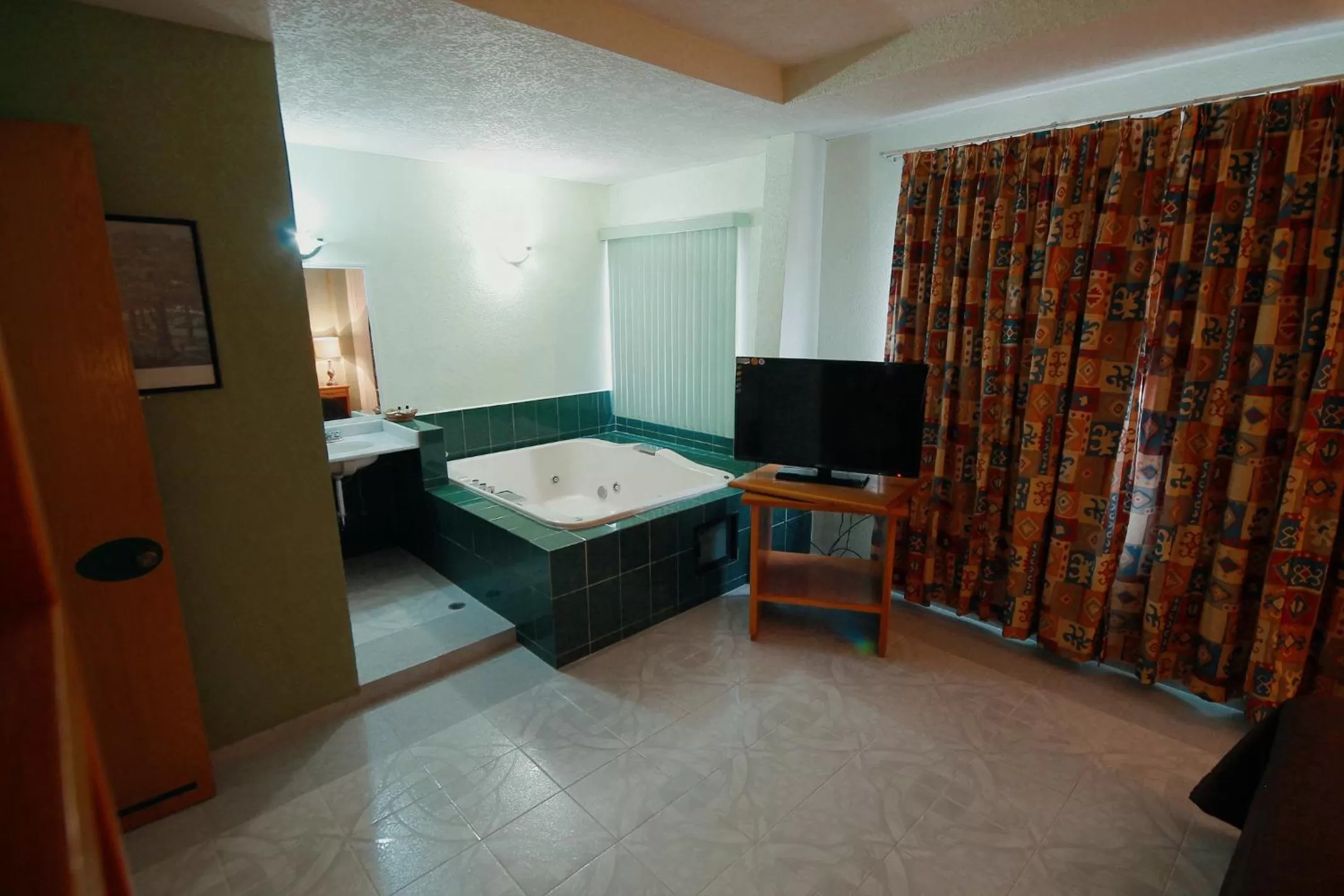 Bed in HOTEL EL CONQUISTADOR MONARCA.