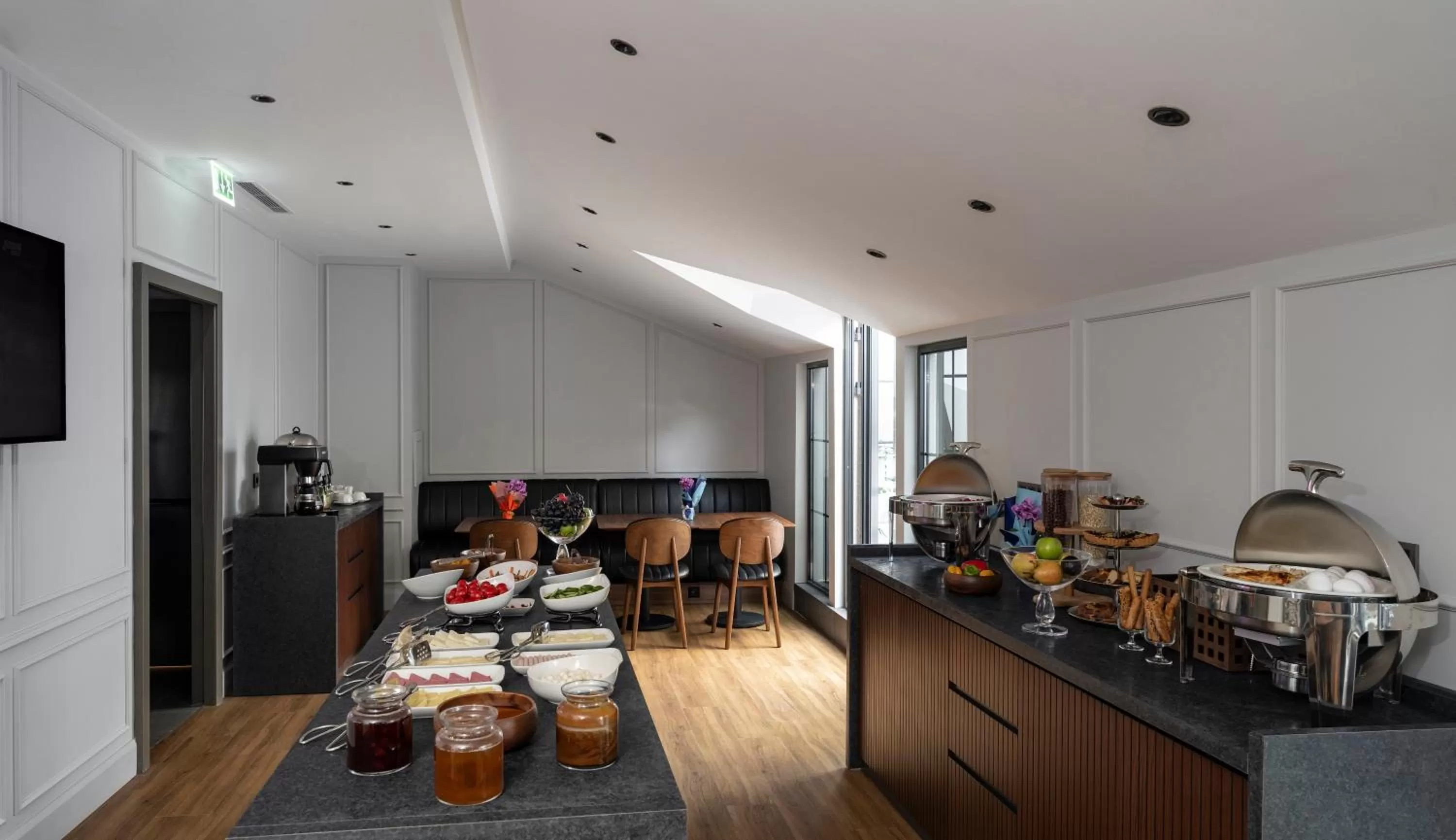 Food and drinks in Livro Hotel