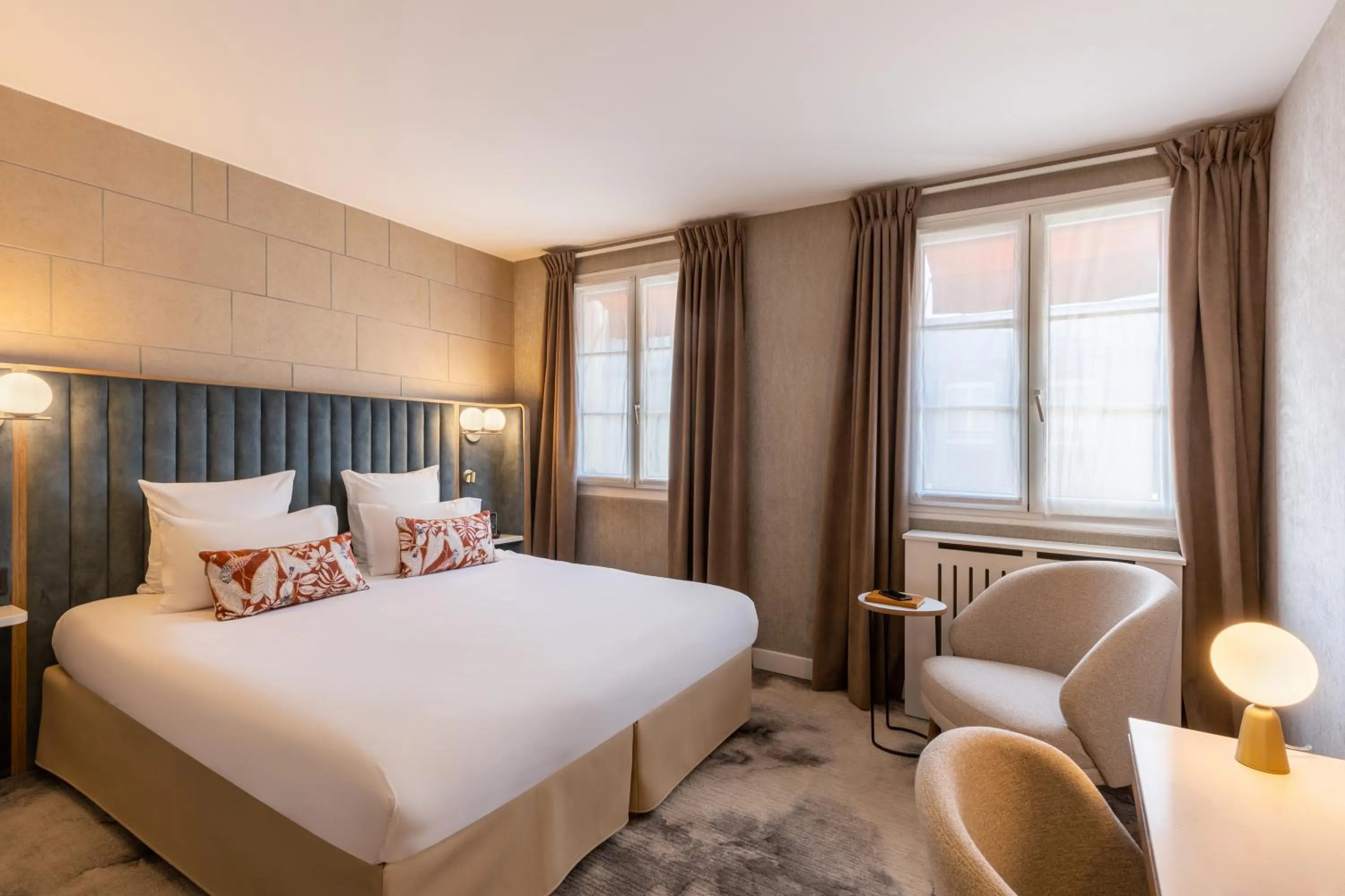 Bedroom, Bed in Best Western Saint-Louis - Grand Paris - Vincennes