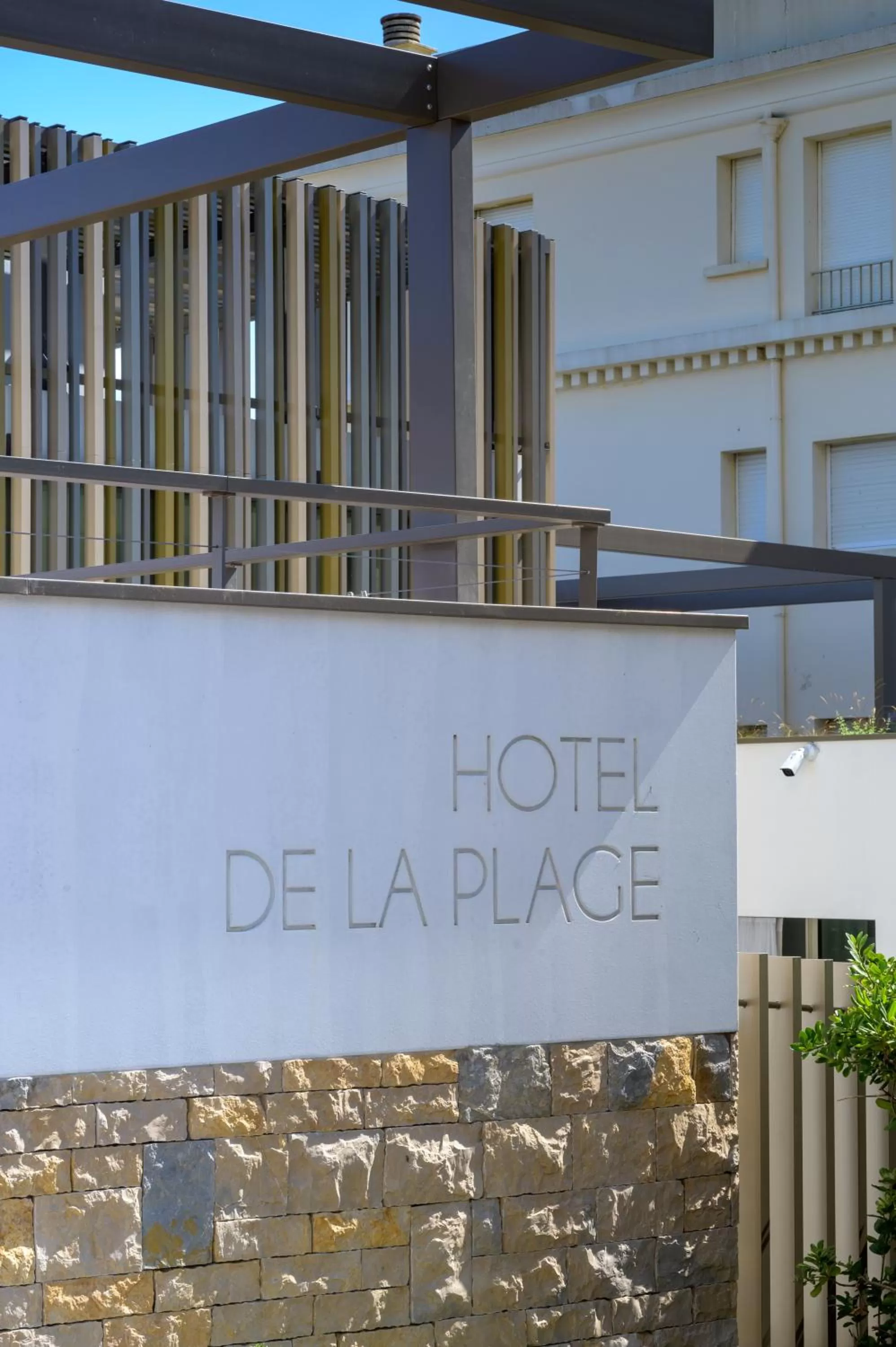 Property logo or sign in Hôtel de La Plage