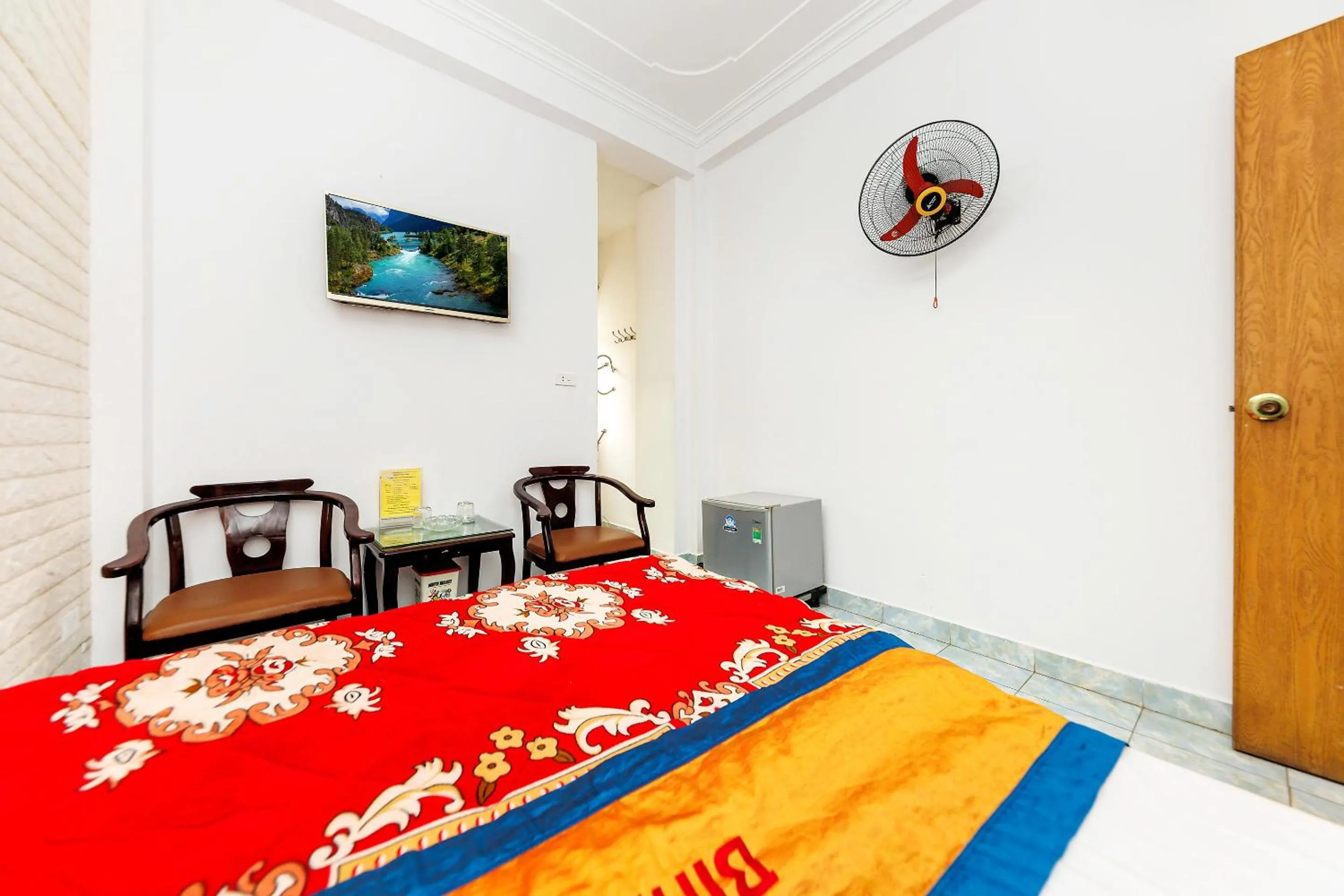 Photo of the whole room, Bed in Binh Minh Hotel - 84 Ngoc Khanh