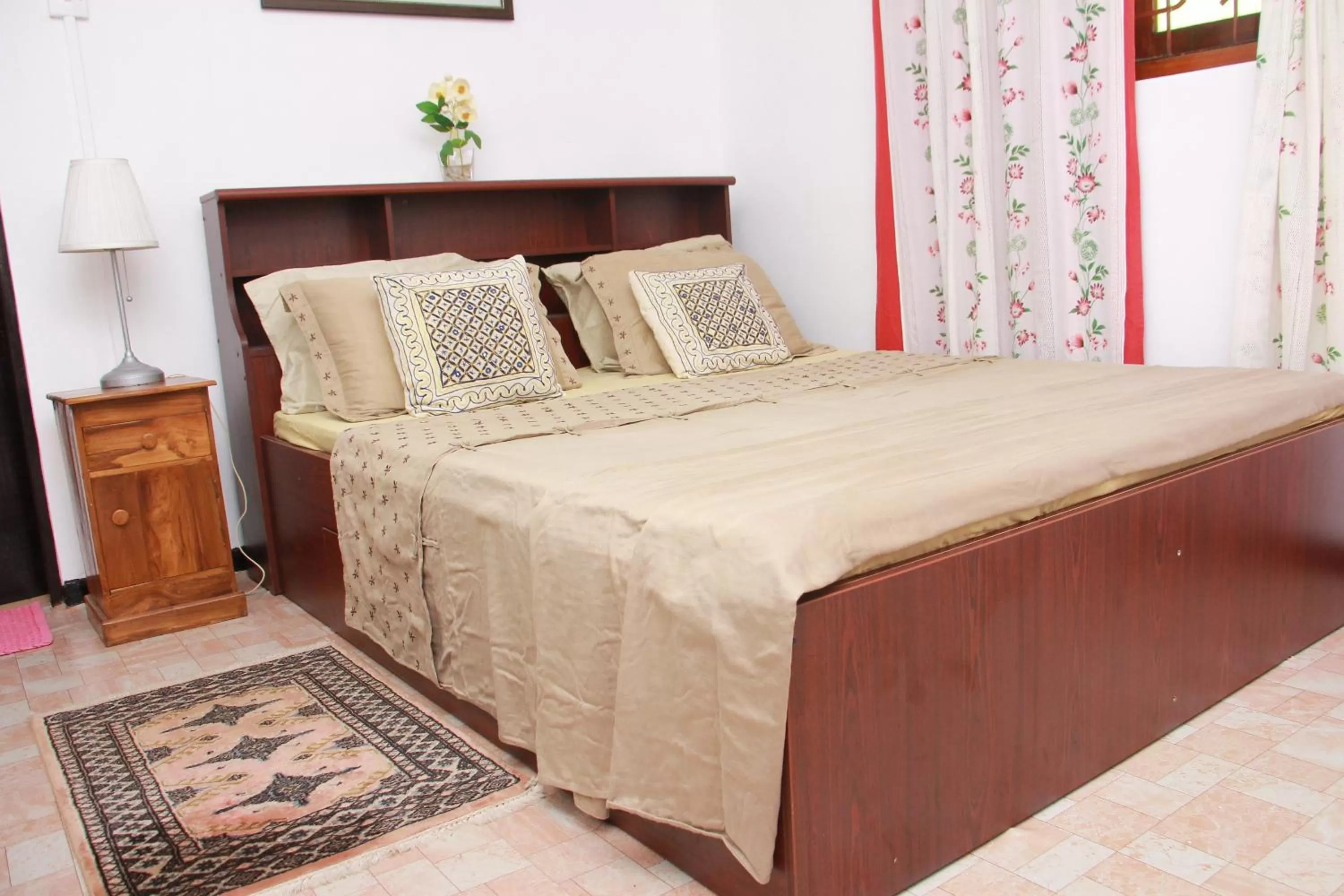 Bed in Jumera Villa Mirissa