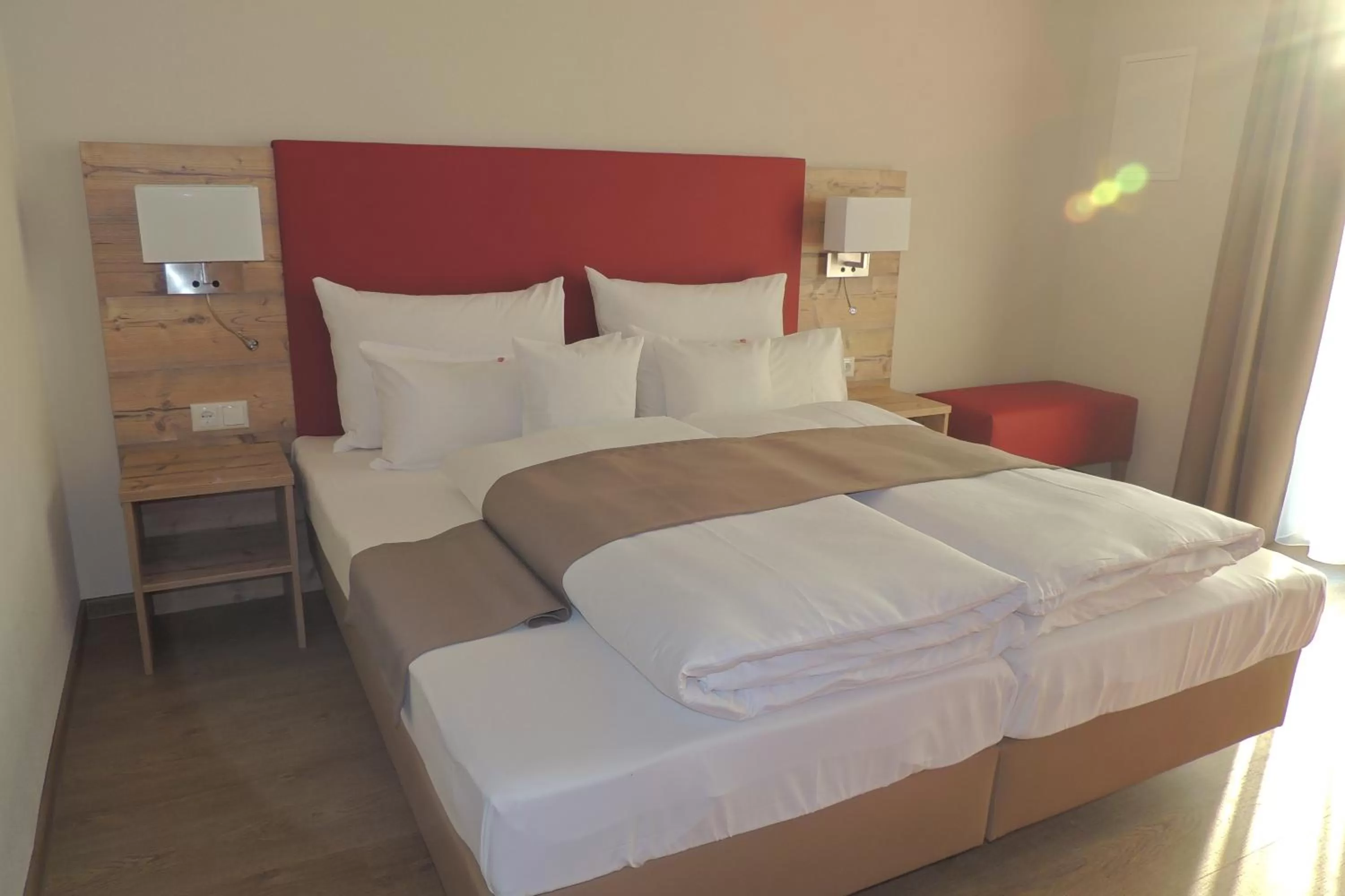 Bed in Hotel-Gasthof Neue Post