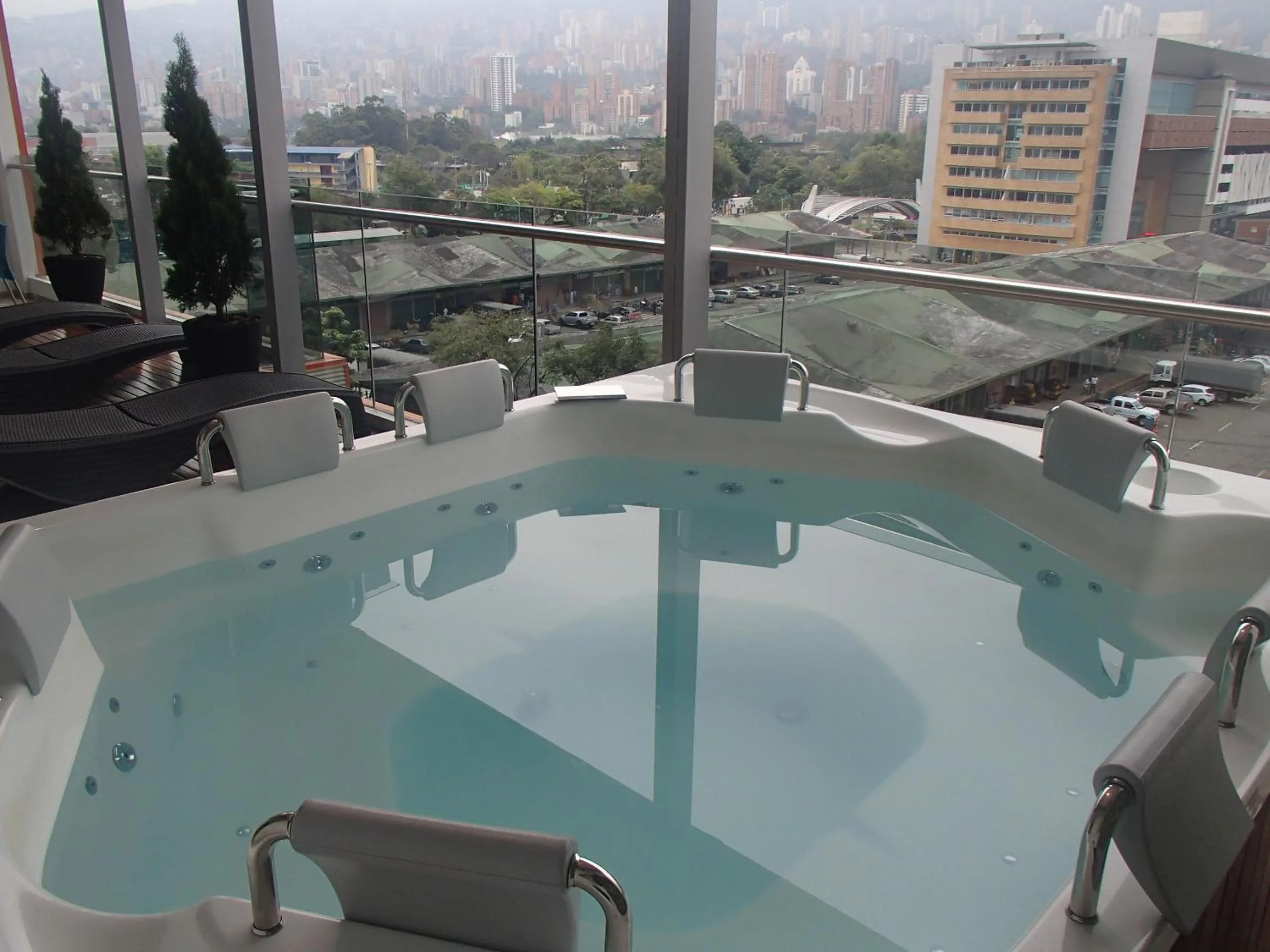 Solarium in Hotel Sixtina Plaza Medellin