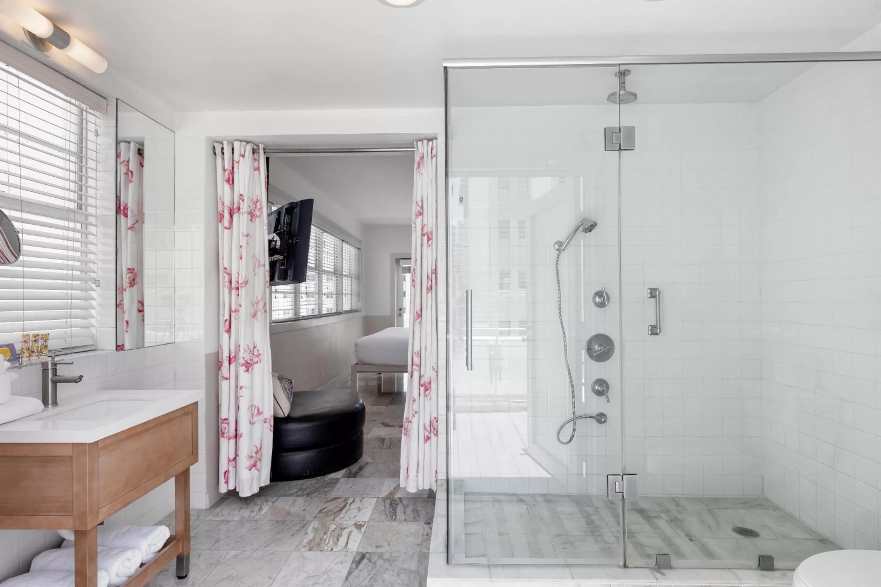 Bathroom in Townhouse Hotel, BW Signature Collection