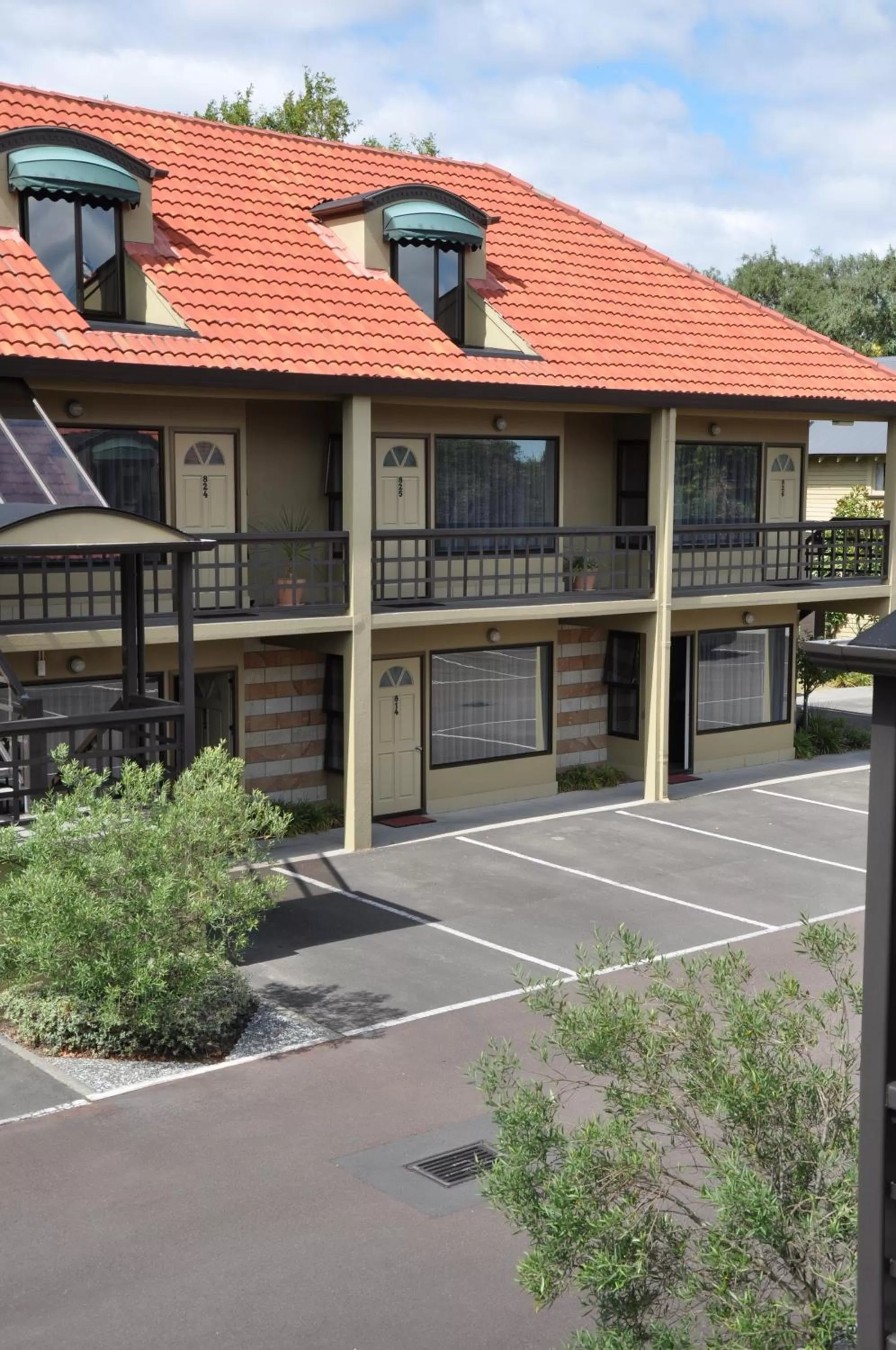 Property building in Rose City Motel