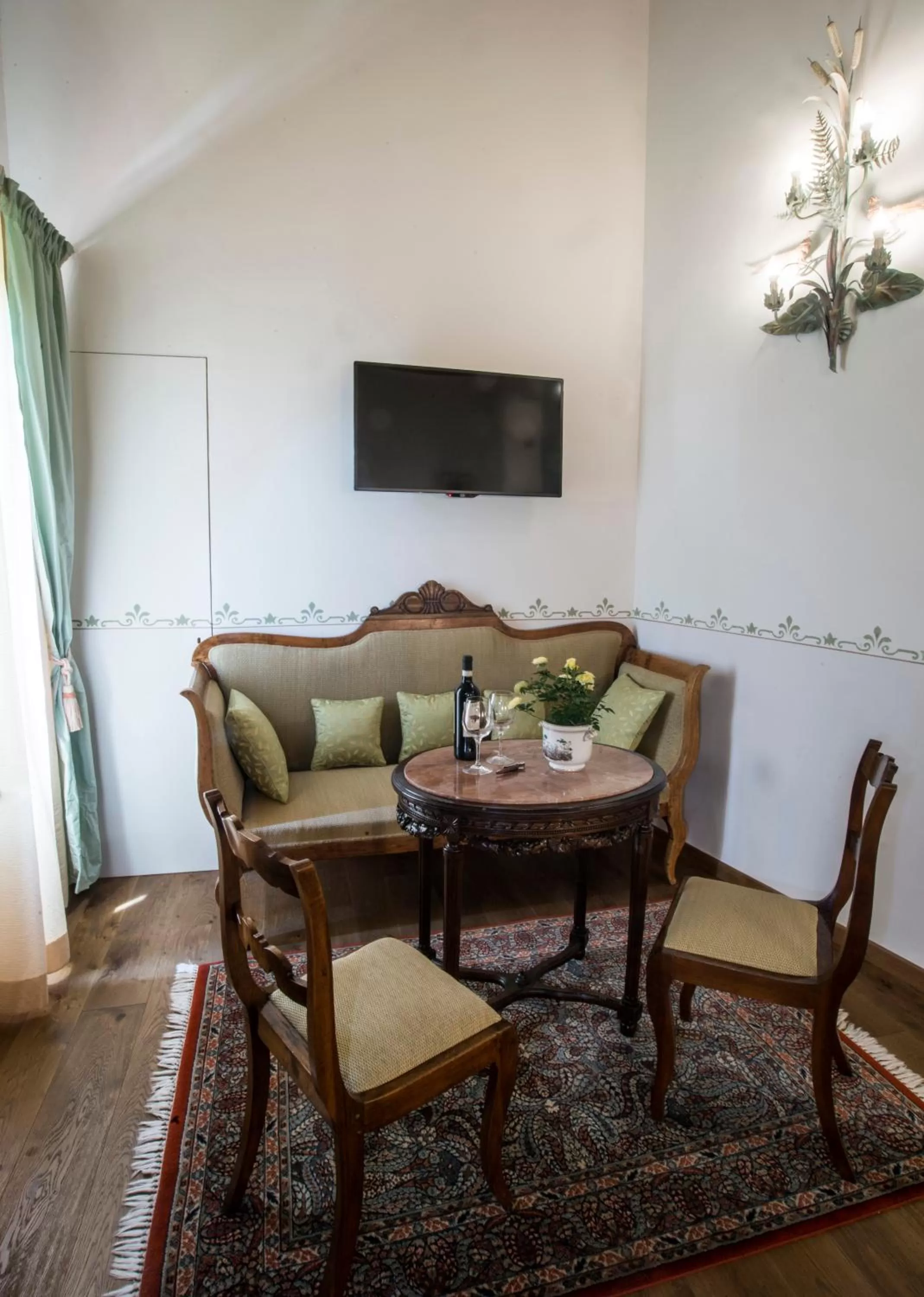 Living room in Palazzo Pacini