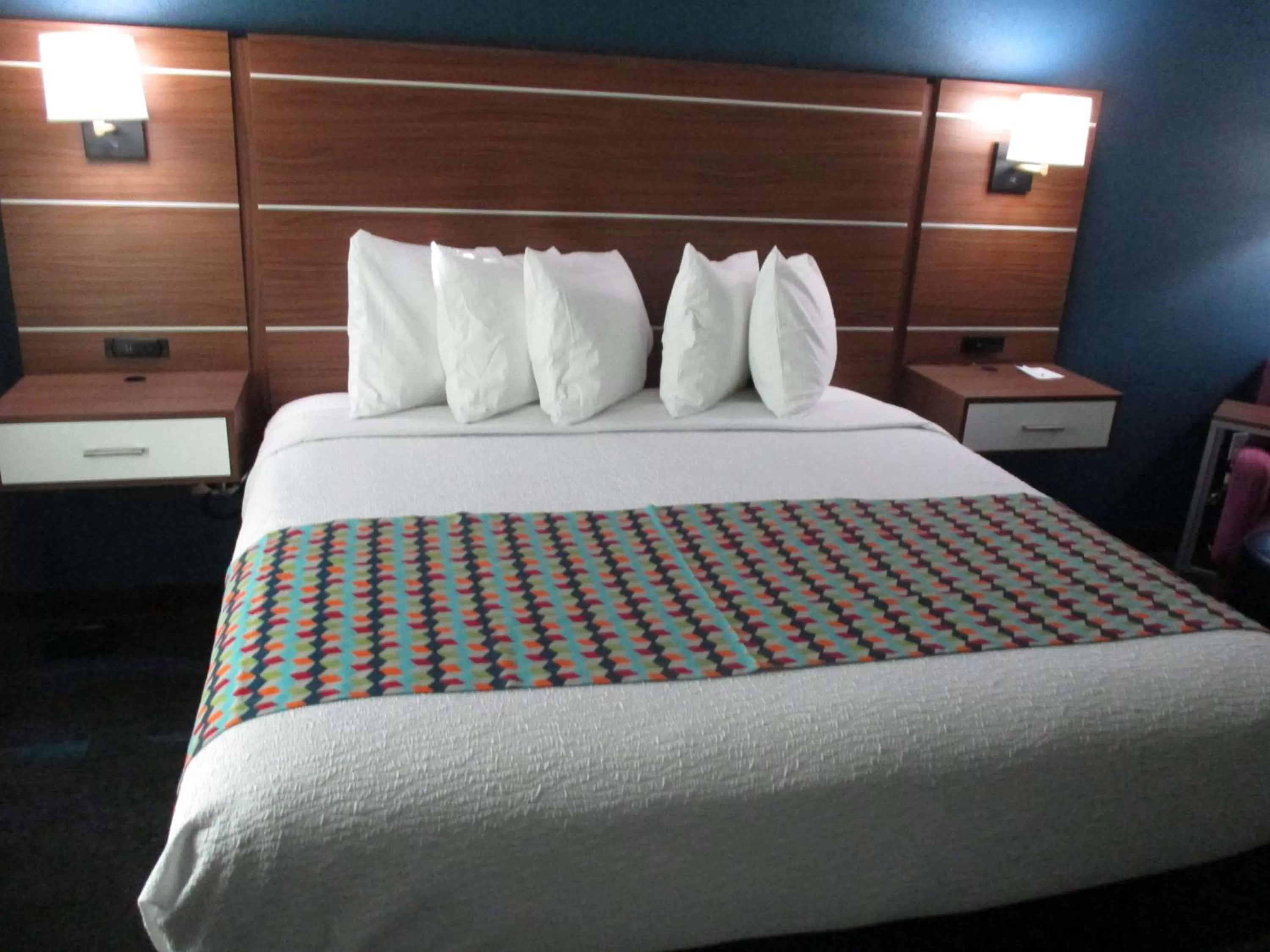 Two-Bedrooms King Suite in Best Western Plus Medical Center