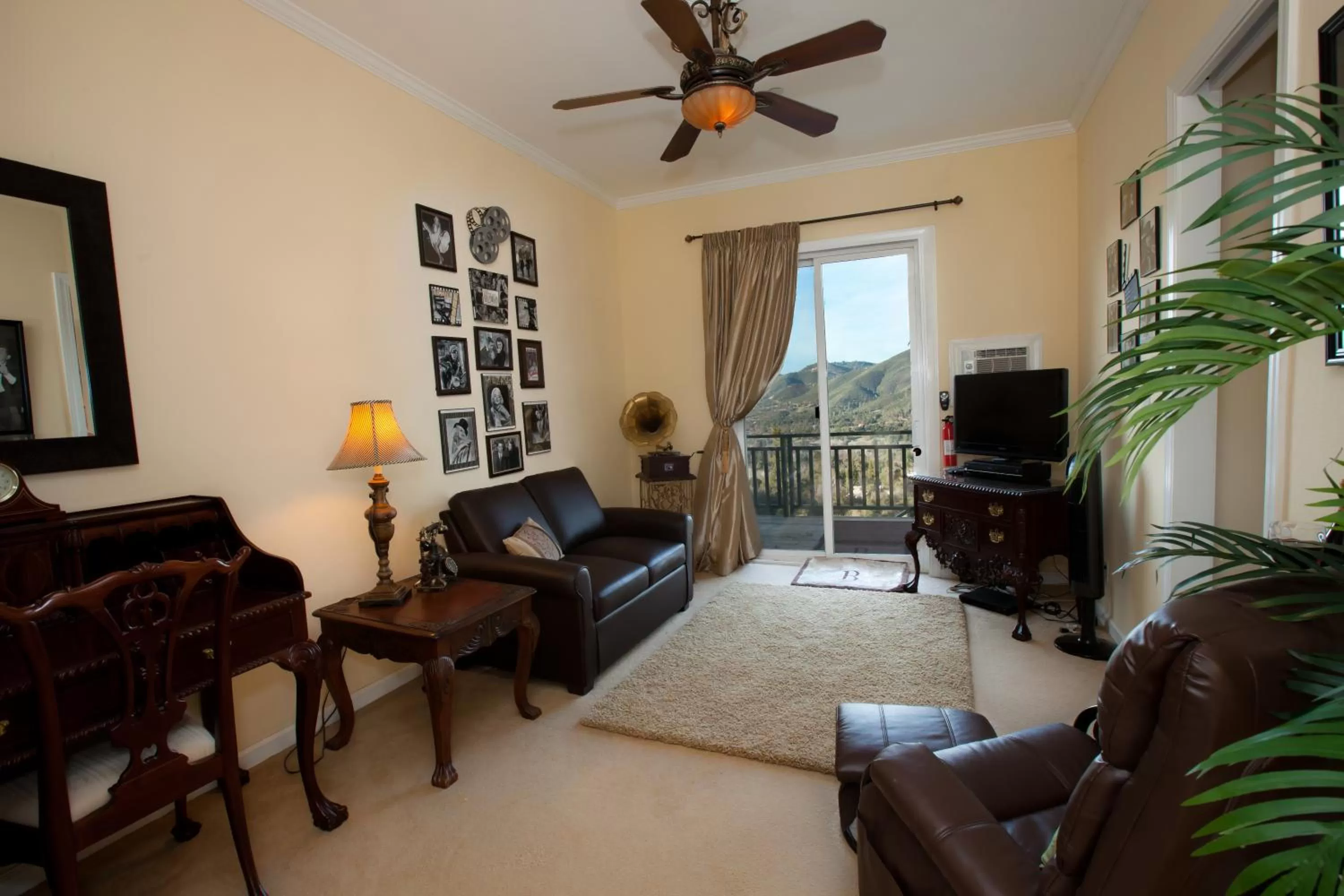 TV and multimedia in Bella Vista Bed and Breakfast