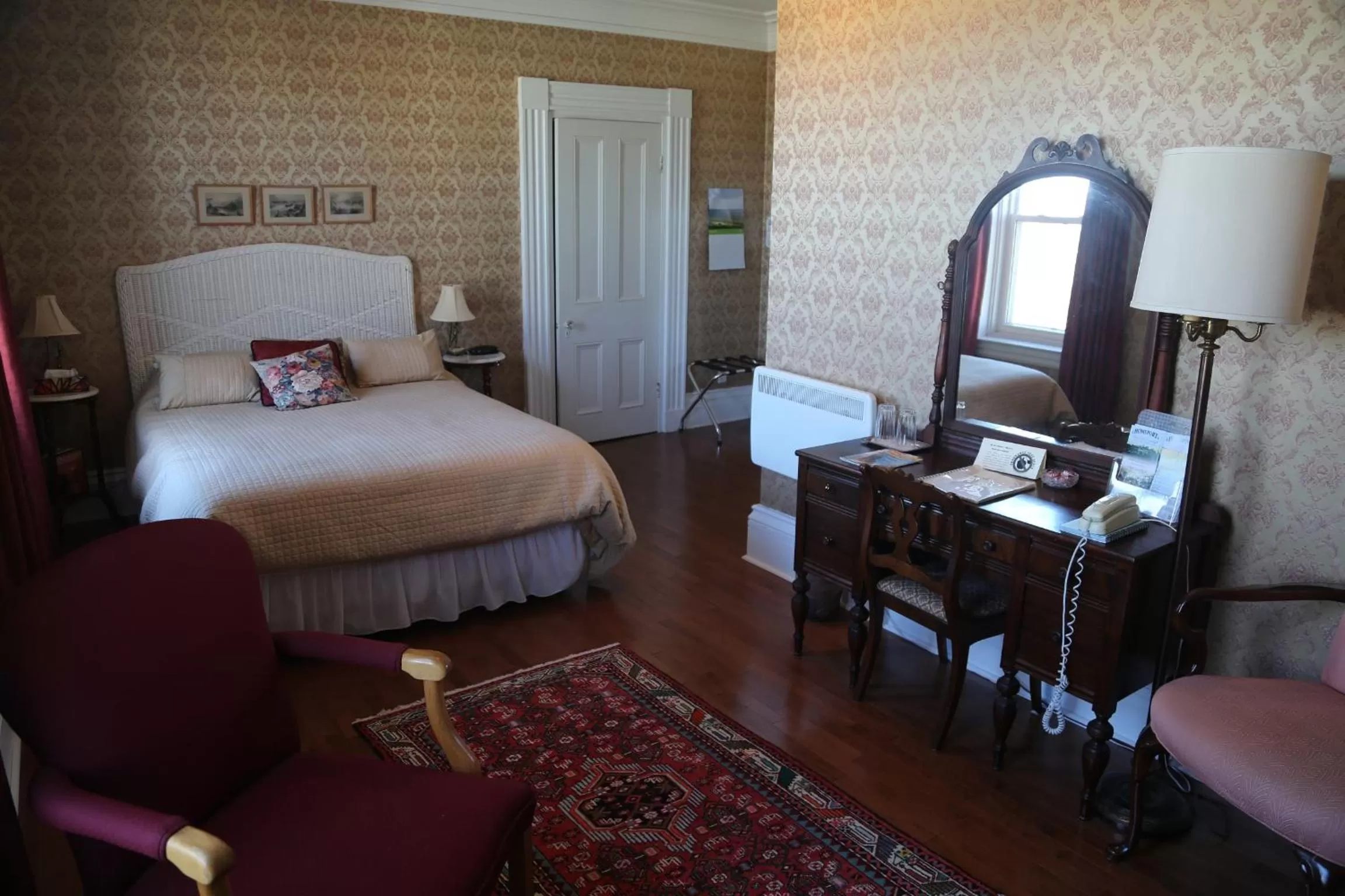 Bedroom, Bed in Homeport Historic B&B