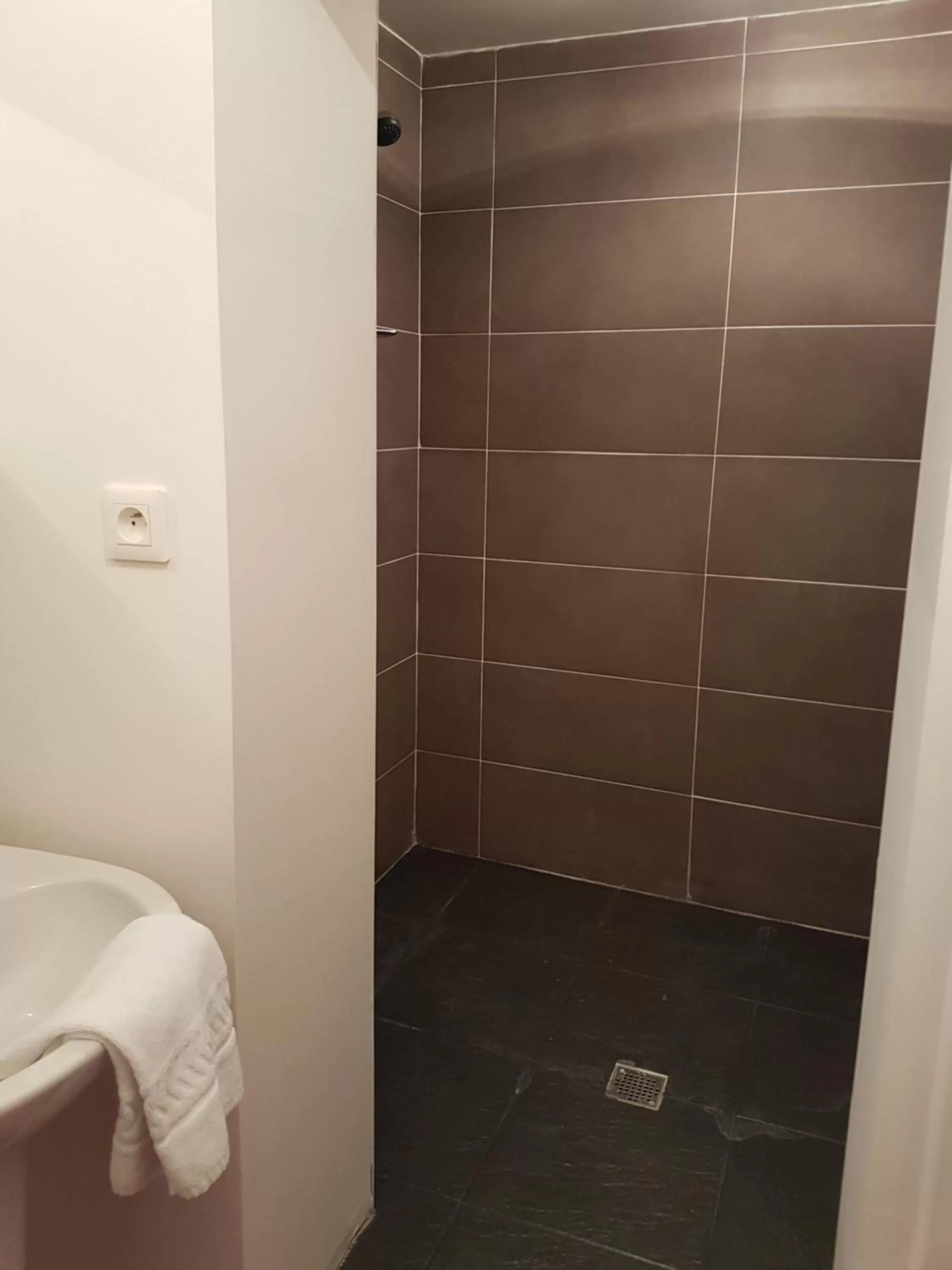 Bathroom in Kyriad Direct Morez