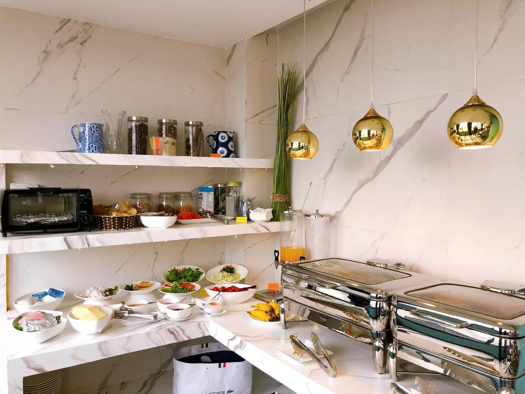 Restaurant/places to eat in Hanoi La Selva Central Hotel & Spa