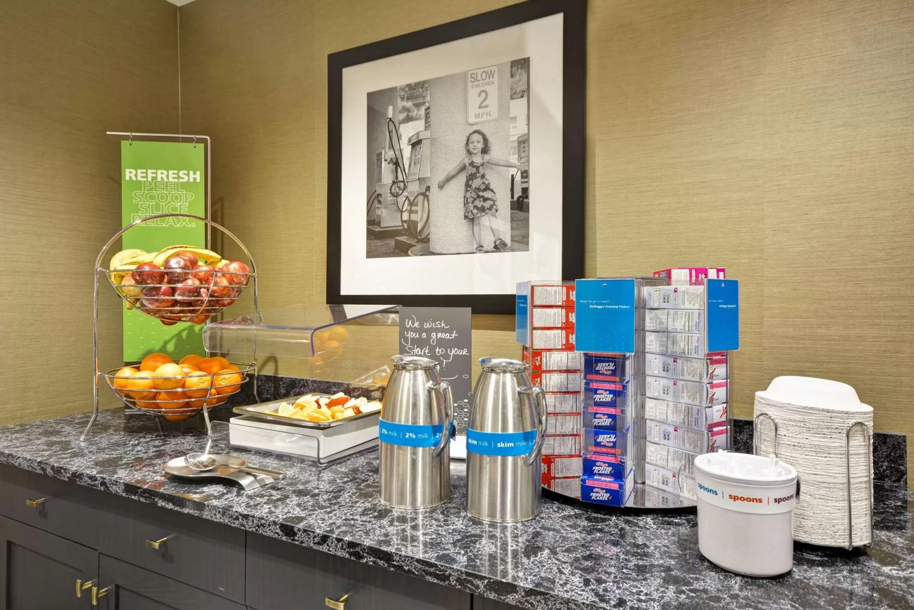 Restaurant/places to eat in Hampton Inn & Suites Detroit/Warren