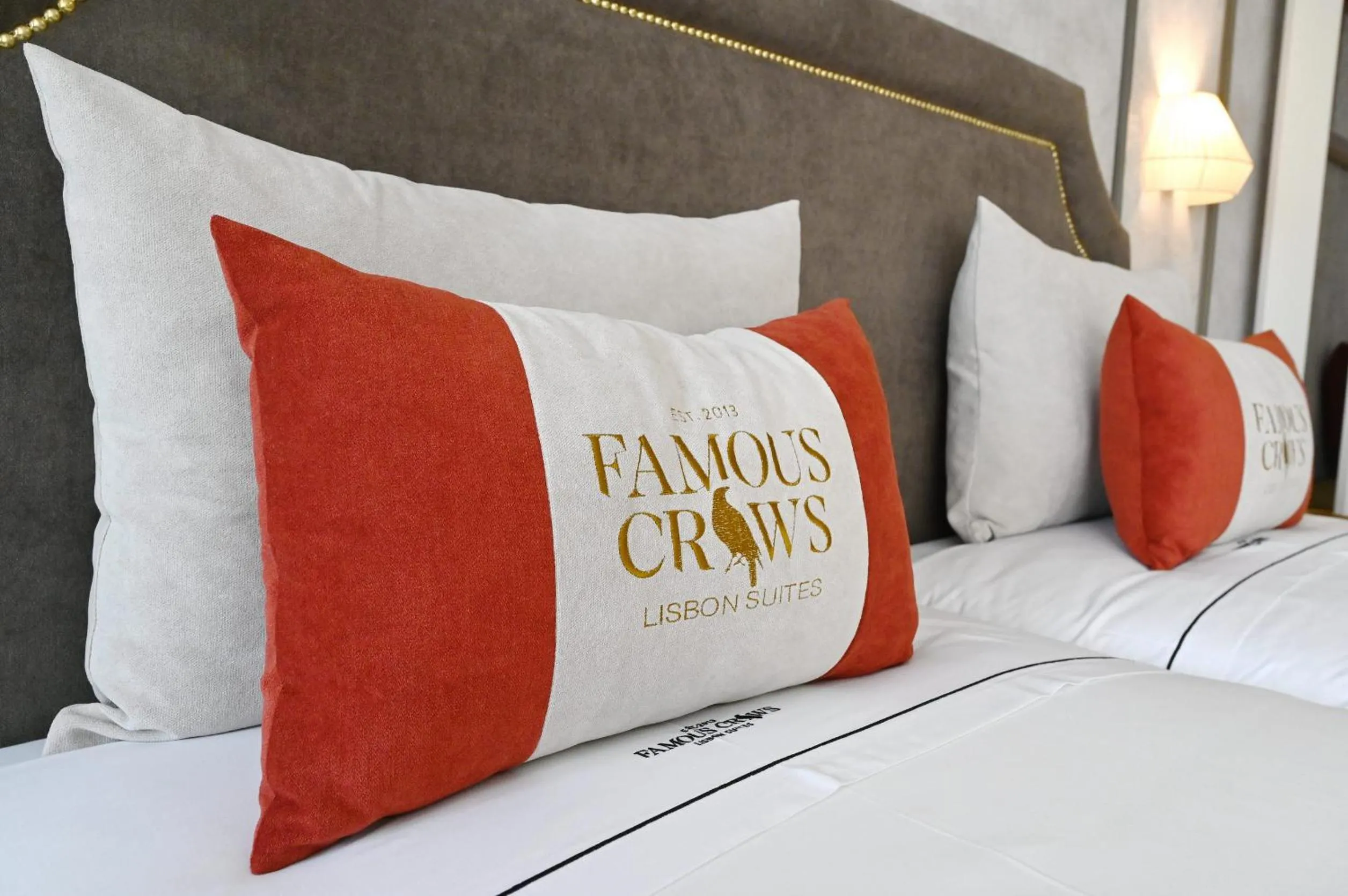 Bed in Famous Crows Lisbon Suites