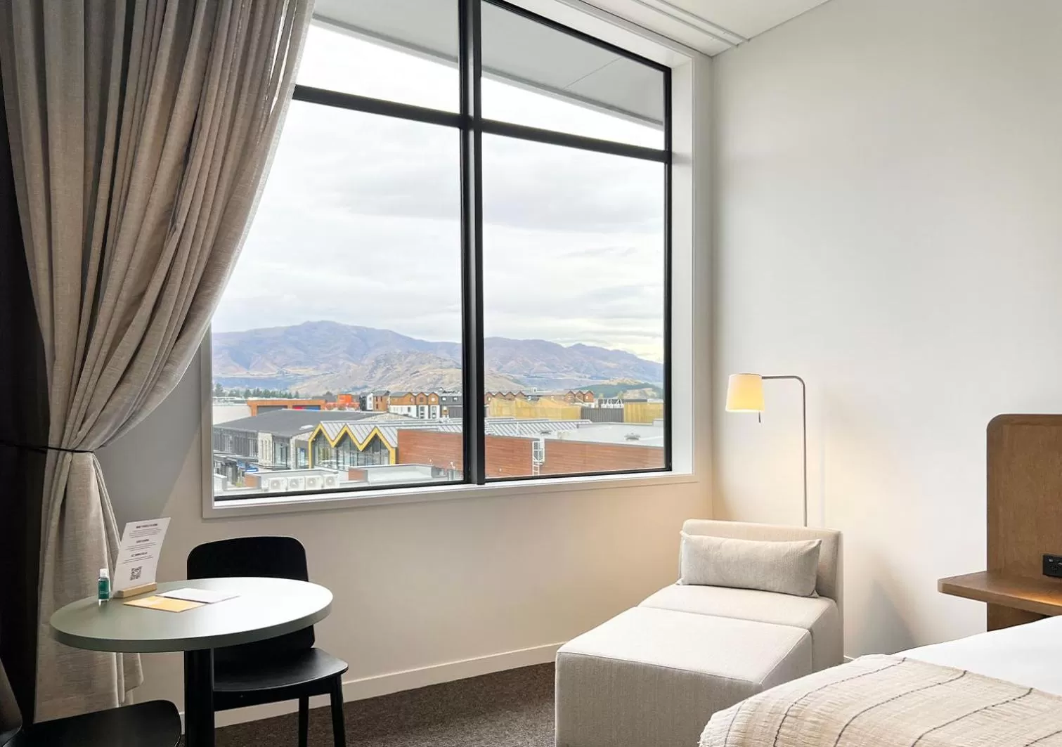 View (from property/room), Bed in Sudima Queenstown Five Mile