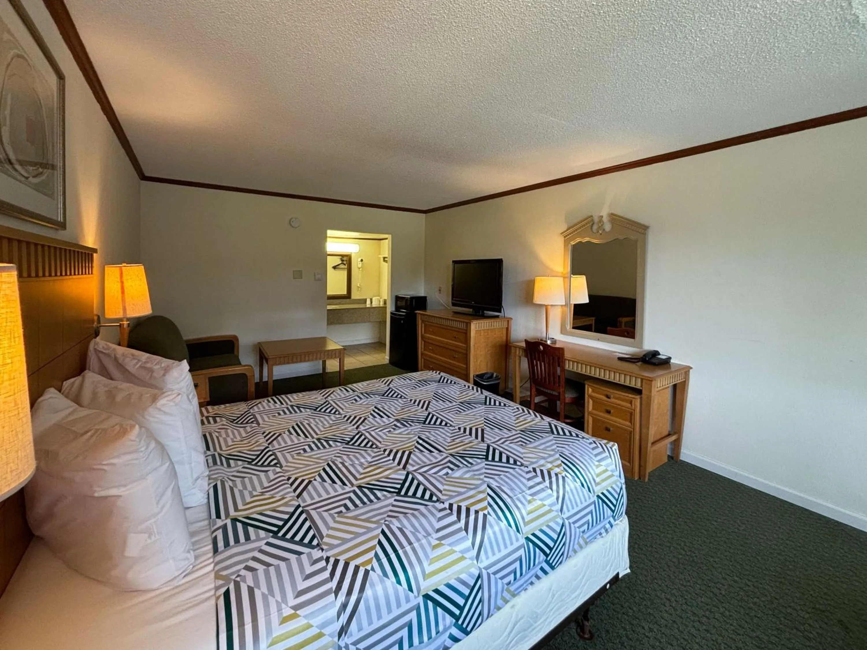 Bedroom, Bed in Americas Best Value Inn-Pocomoke City
