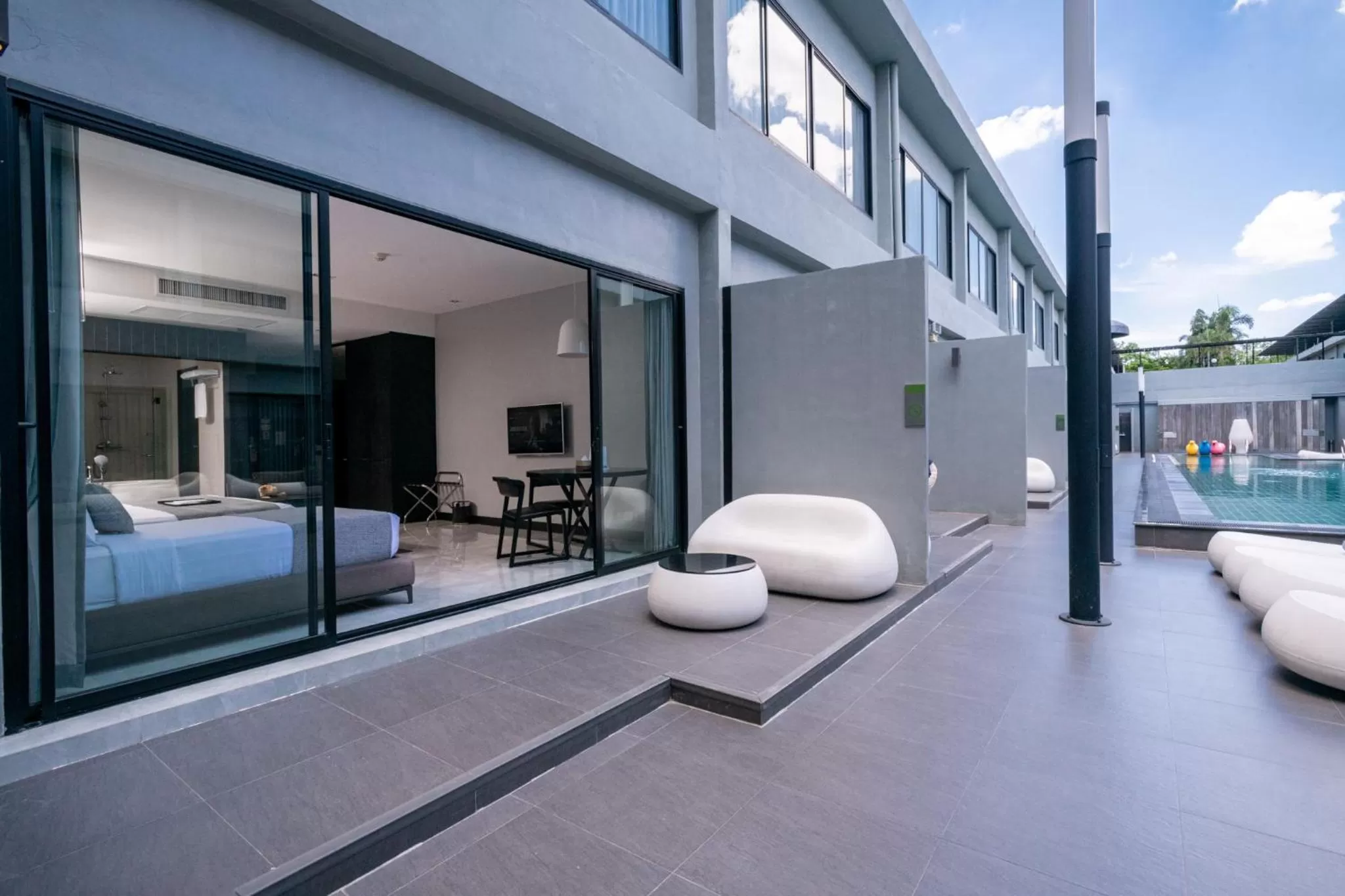 Balcony/Terrace, Bed in S Ratchada Leisure Hotel