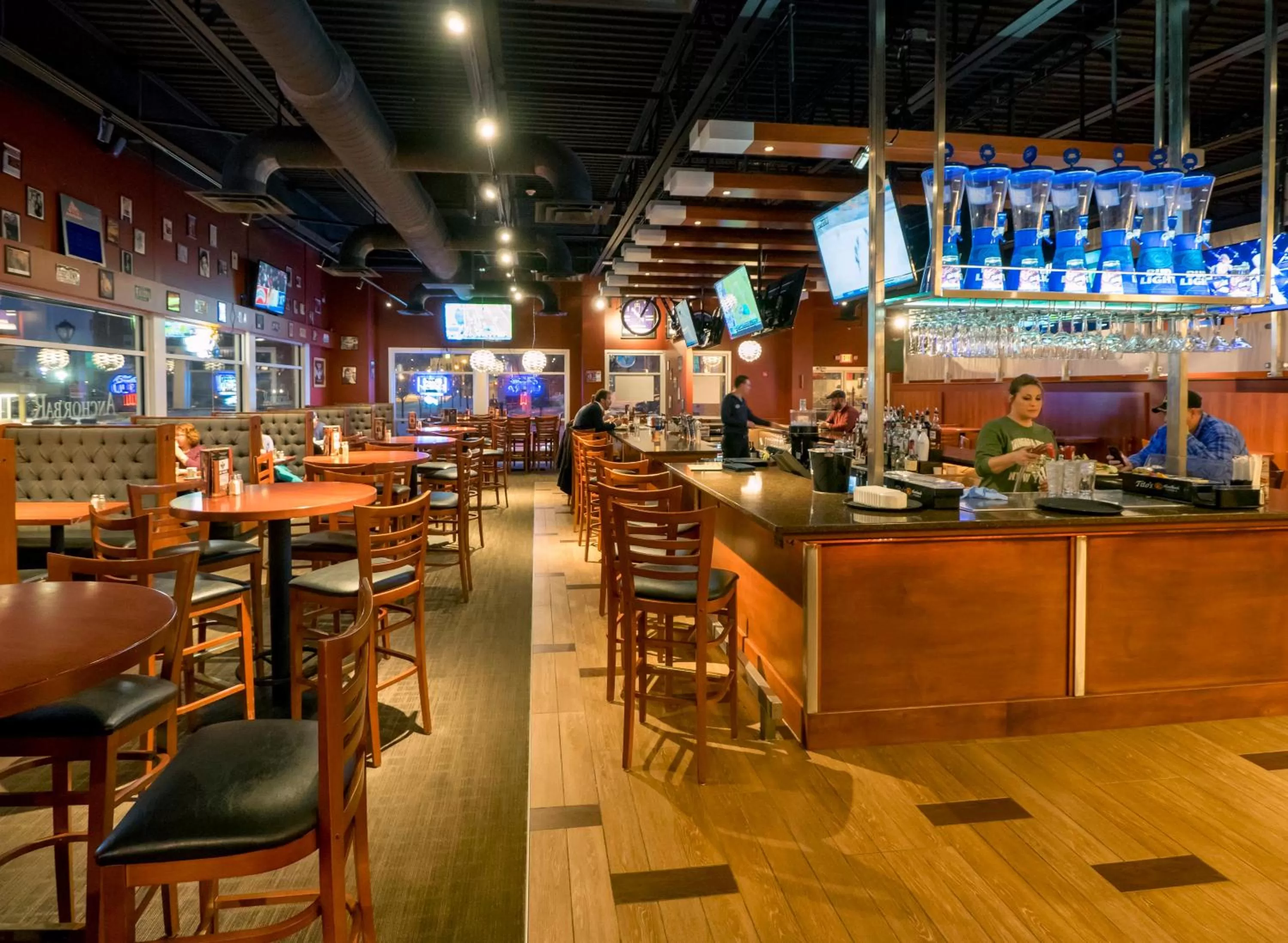 Restaurant/places to eat in Holiday Inn Niagara Falls State Park Entry by IHG