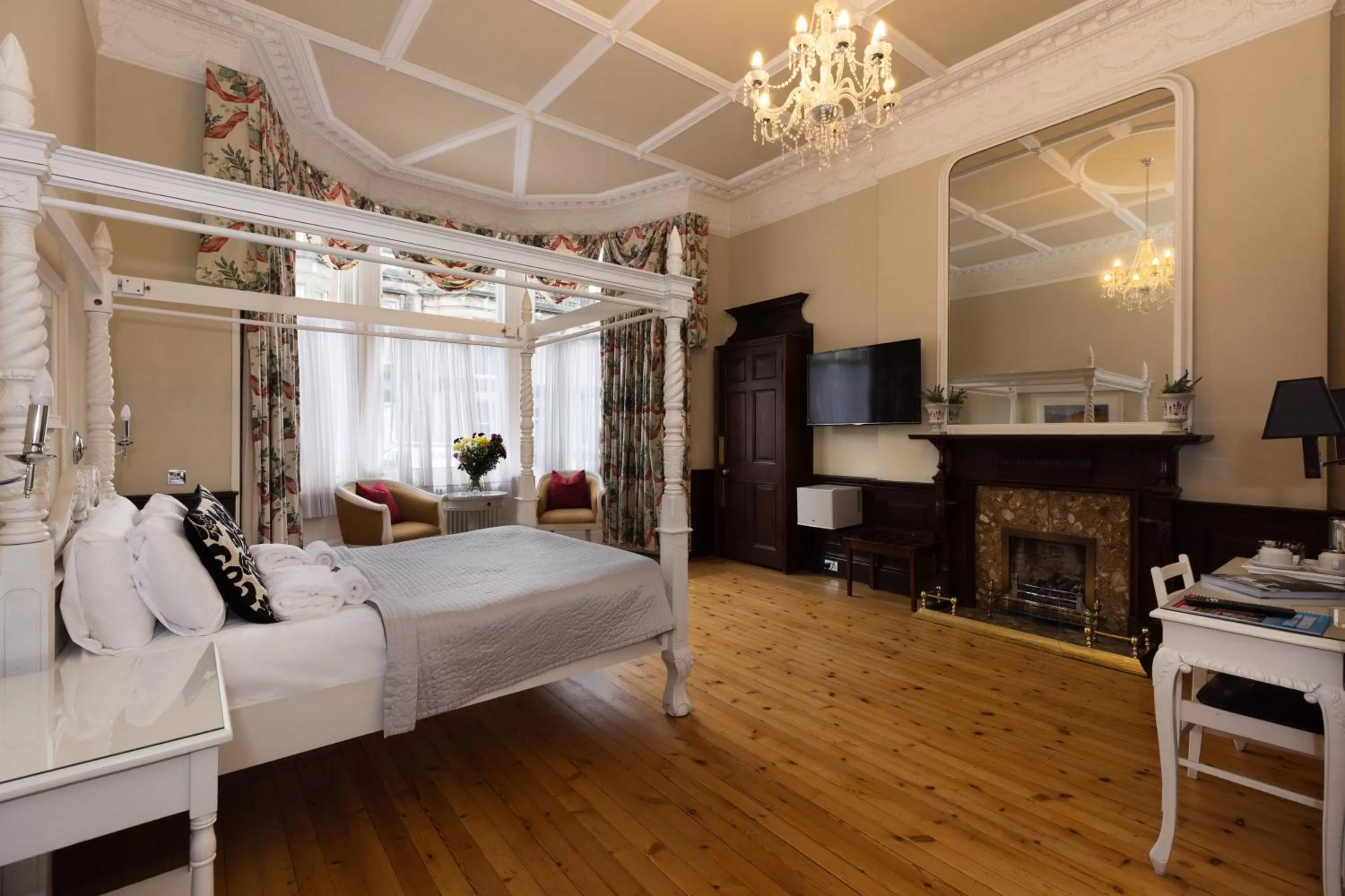 Bedroom, Bed in The Haymarket Hotel