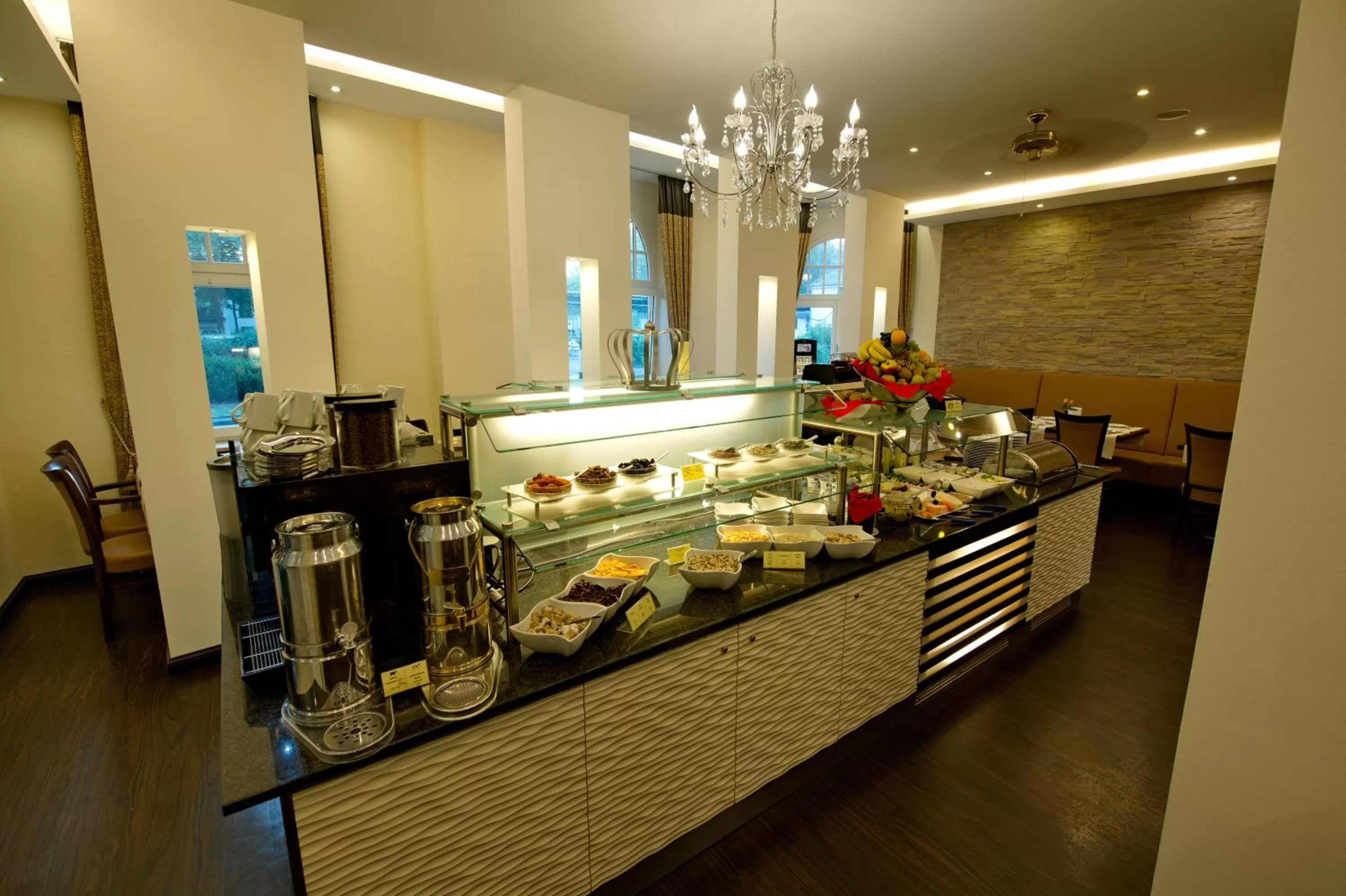 Buffet breakfast in Best Western Hotel Kaiserhof