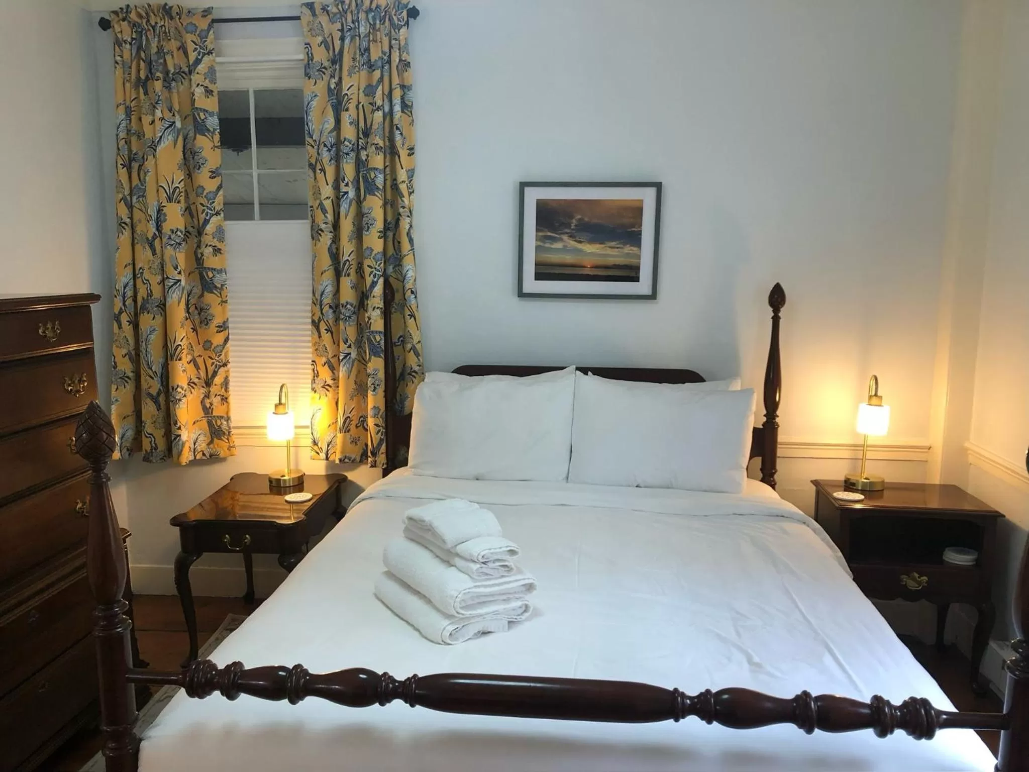 Photo of the whole room, Bed in William's Grant Inn Bed and Breakfast