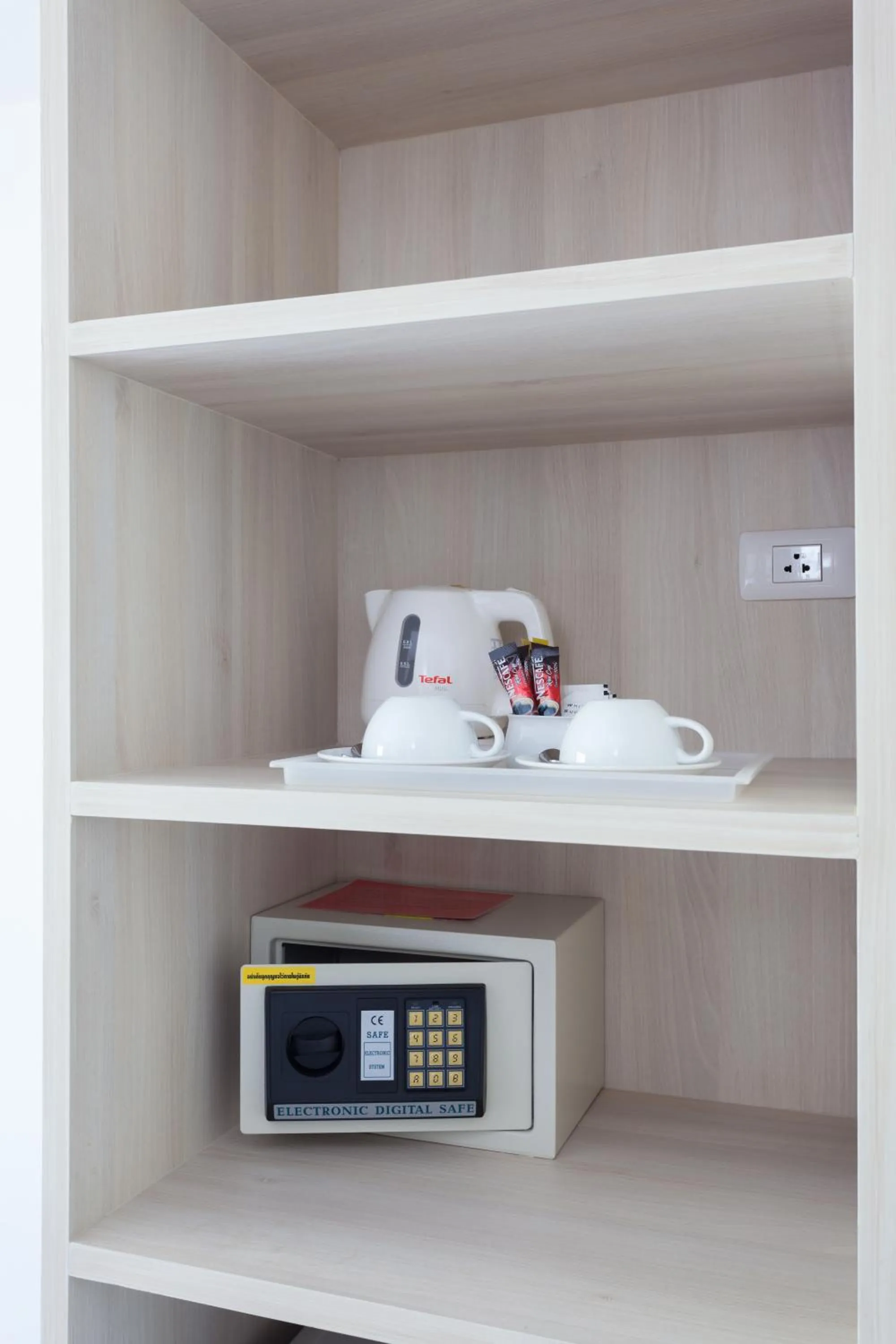 wardrobe in Coral Inn