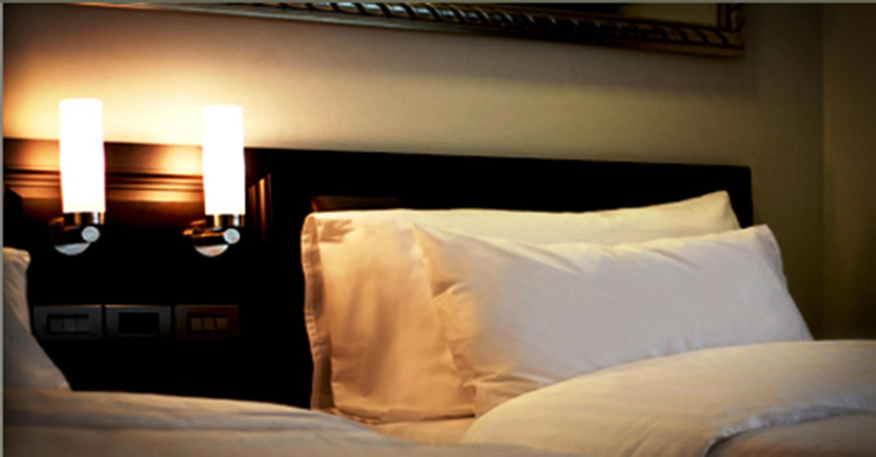 Bed in Gulliver's Tavern Hotel