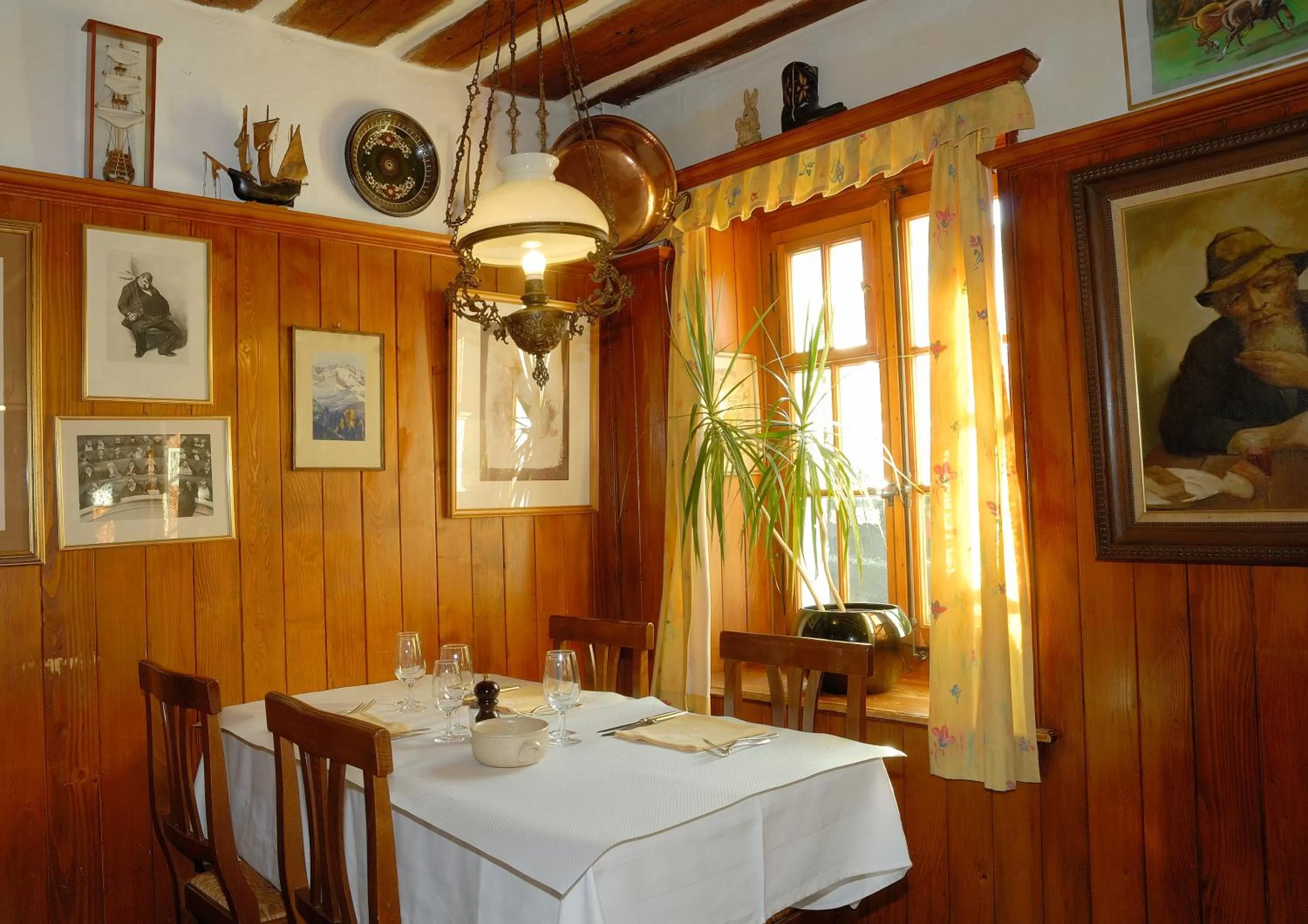 Restaurant/places to eat in Auberge de Dully
