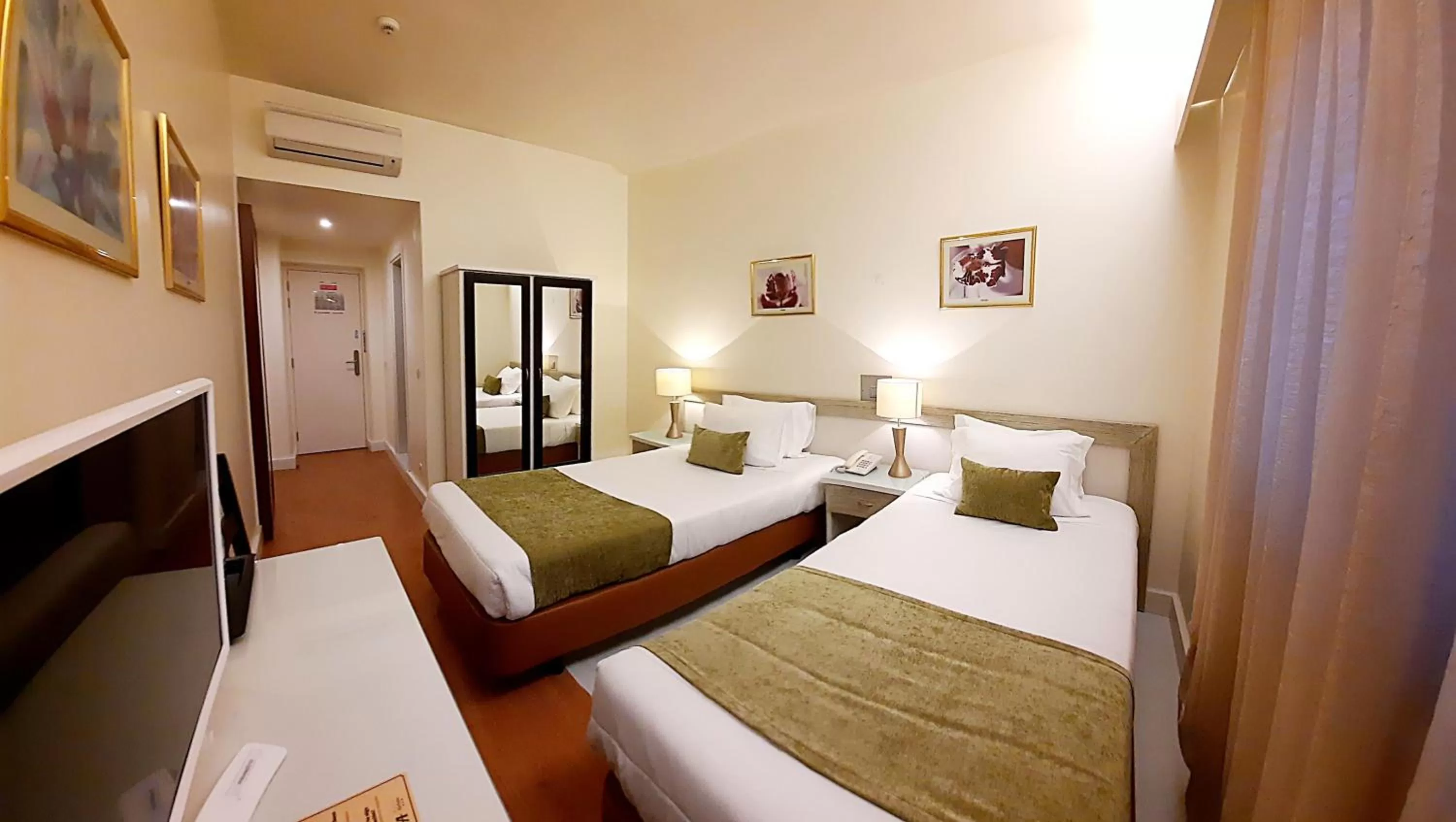 Bed in Hotel Aleluia