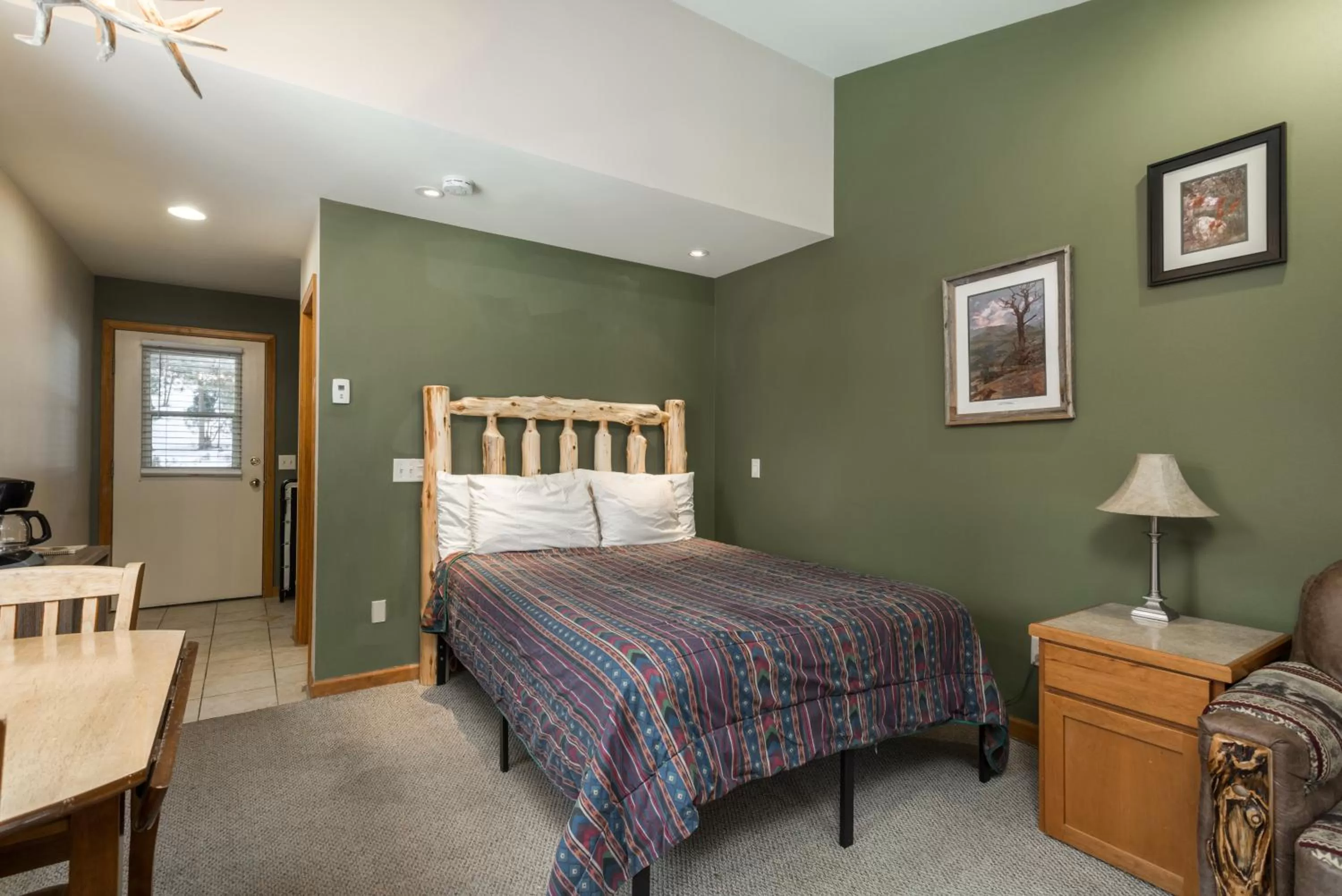 Bed in Ponderosa Lodge