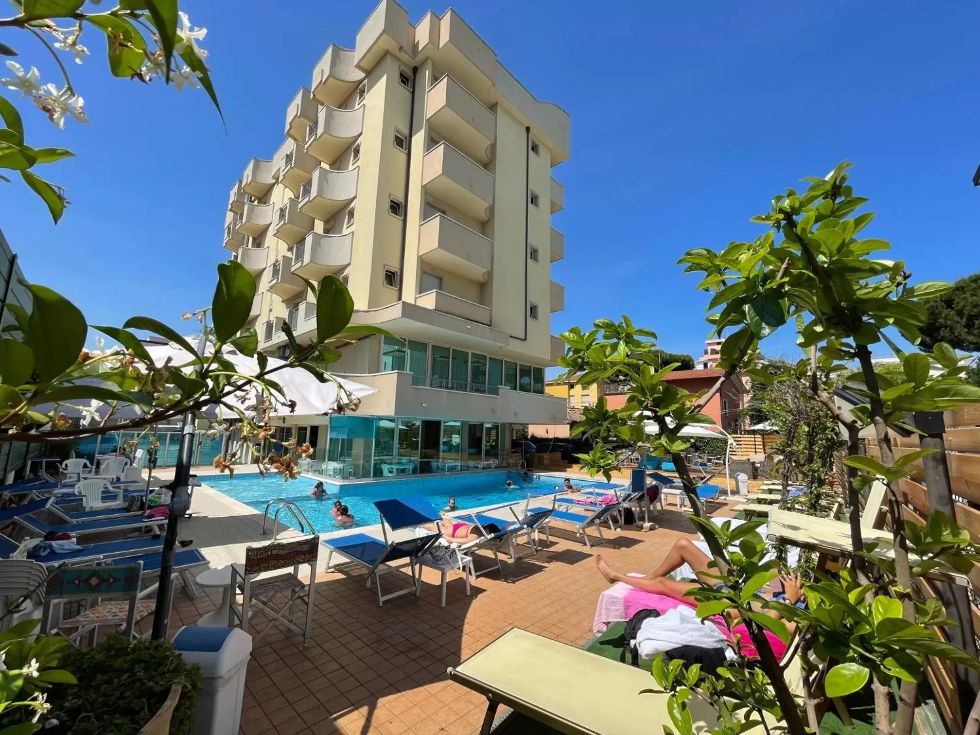 Property building, Swimming Pool in Hotel Apogeo Property building, Swimming Pool in Hotel Apogeo