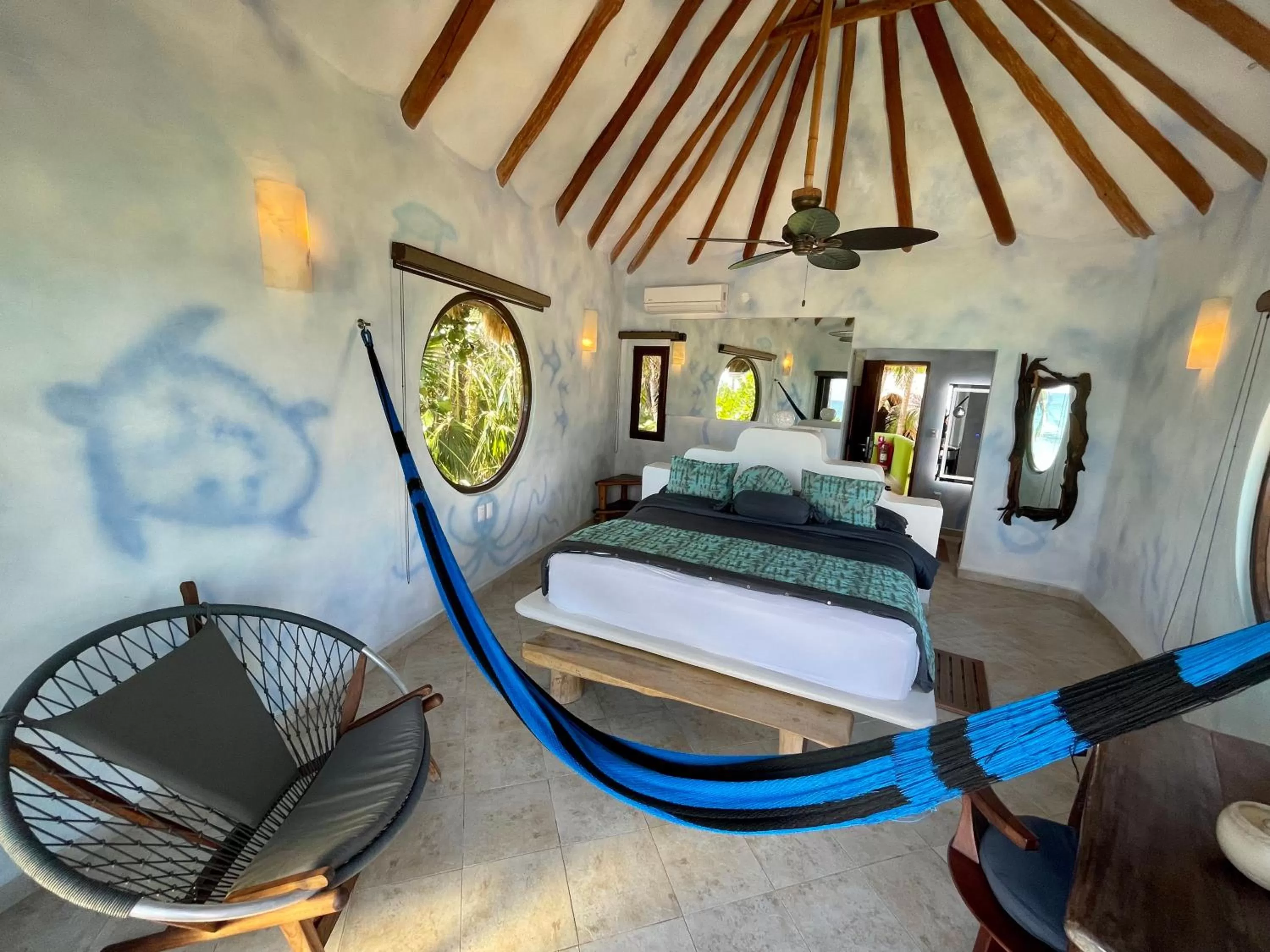 Photo of the whole room, Bed in Sueños Tulum