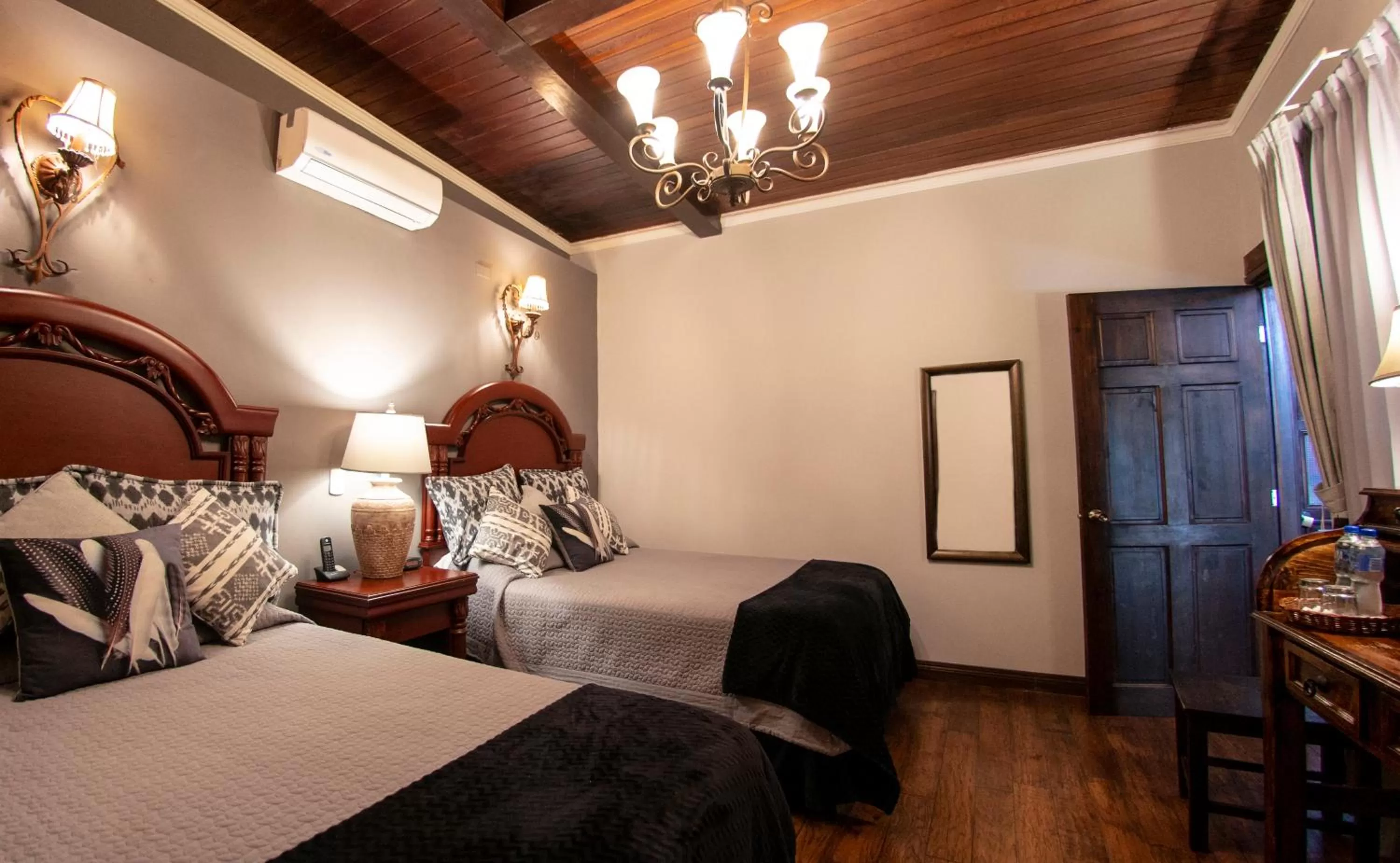 Photo of the whole room in Hotel La Catedral