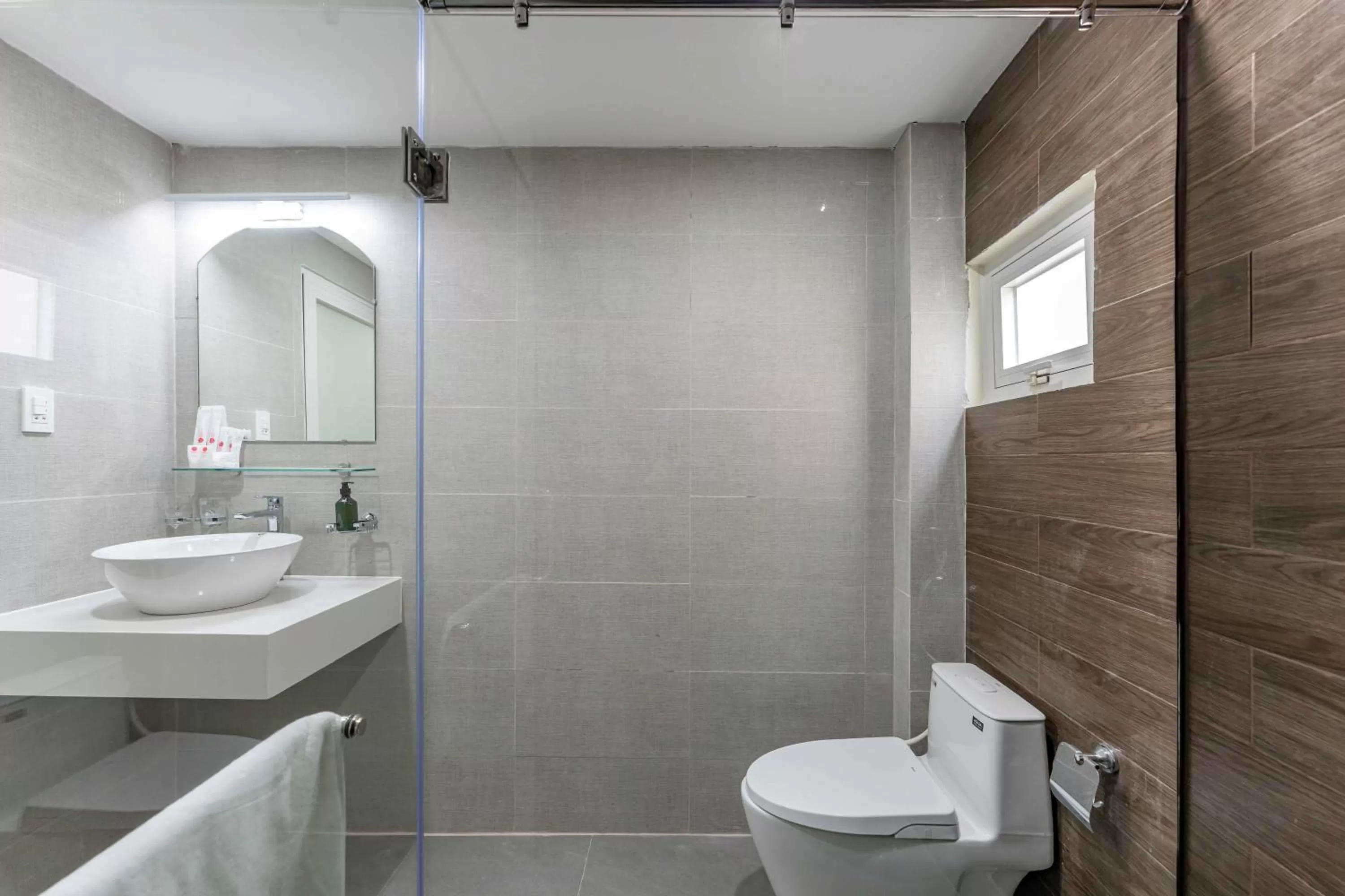 Toilet in Edoya hotel Dong Khoi