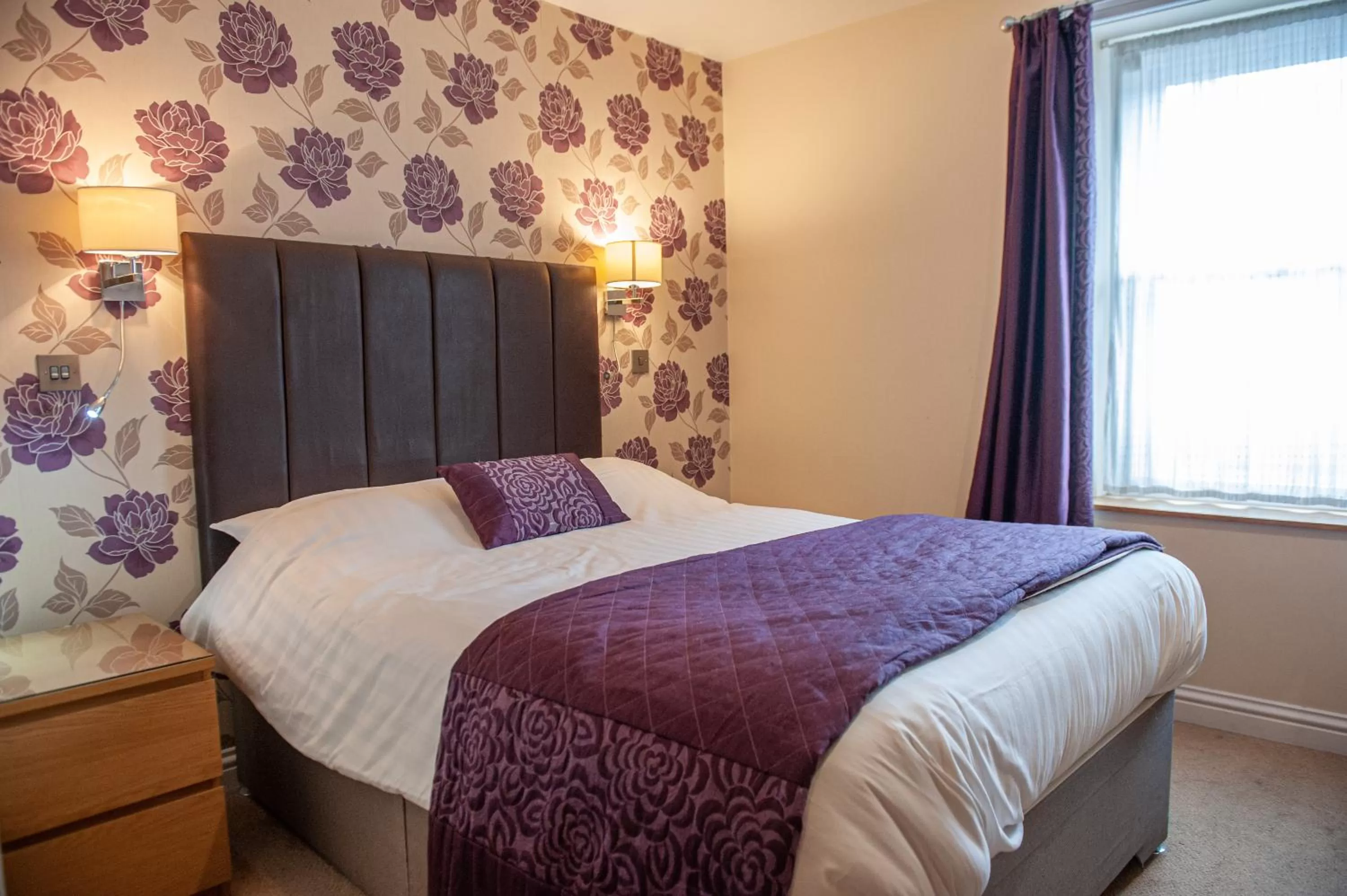 Bedroom in The Lion Hotel