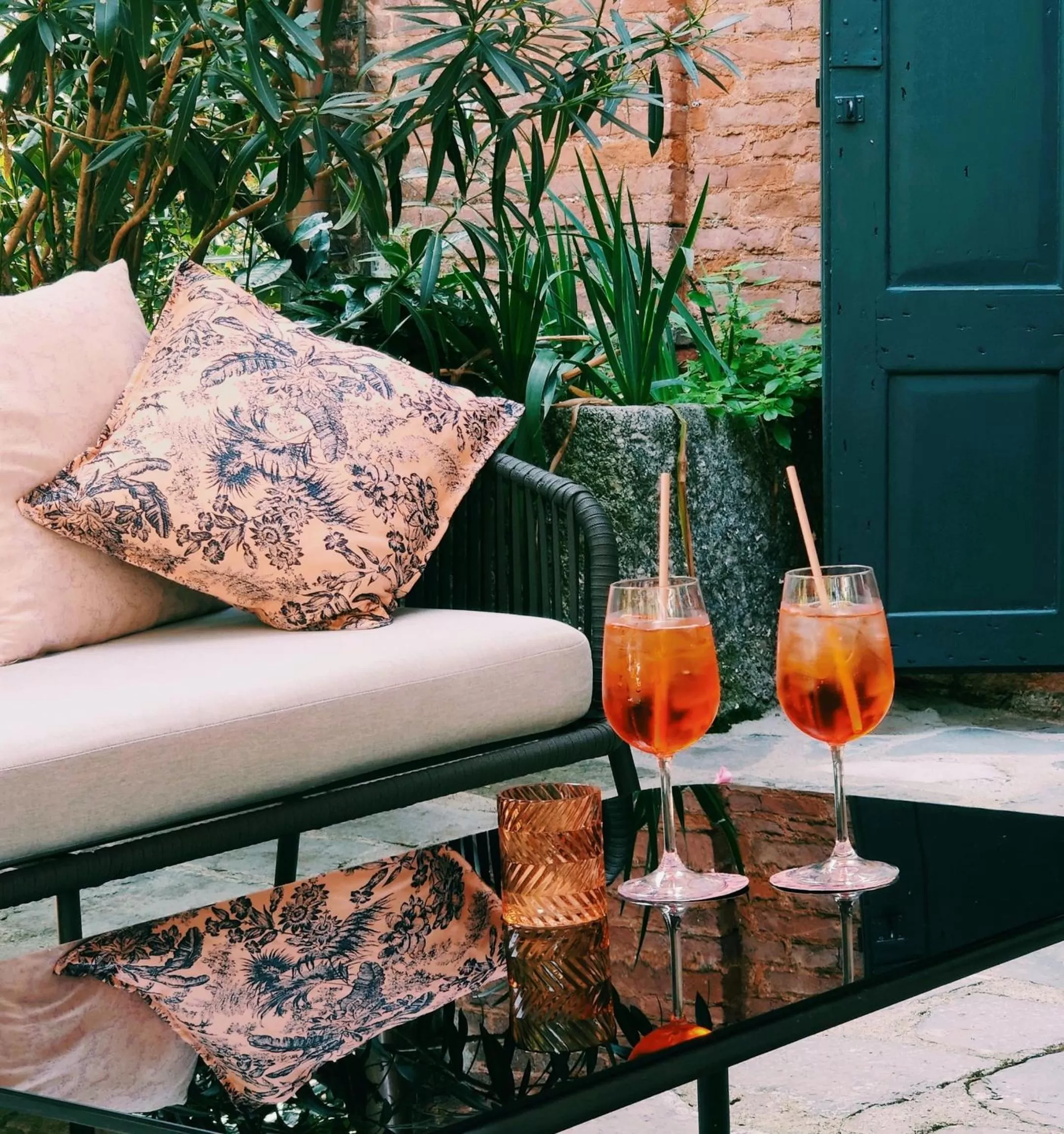 Lounge or bar in Dandelion Como Suites & Park