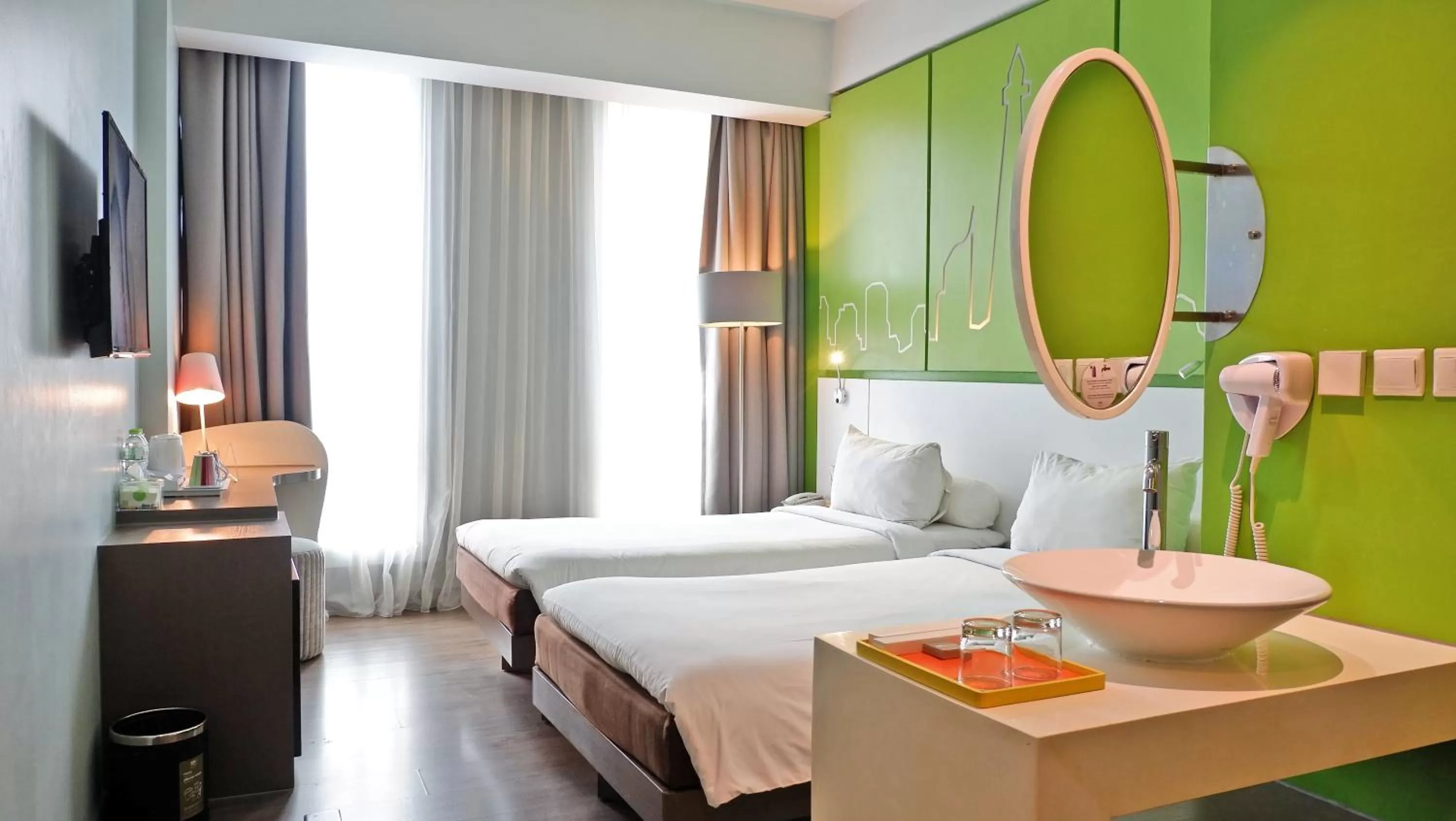 Bed in All Seasons Jakarta Thamrin