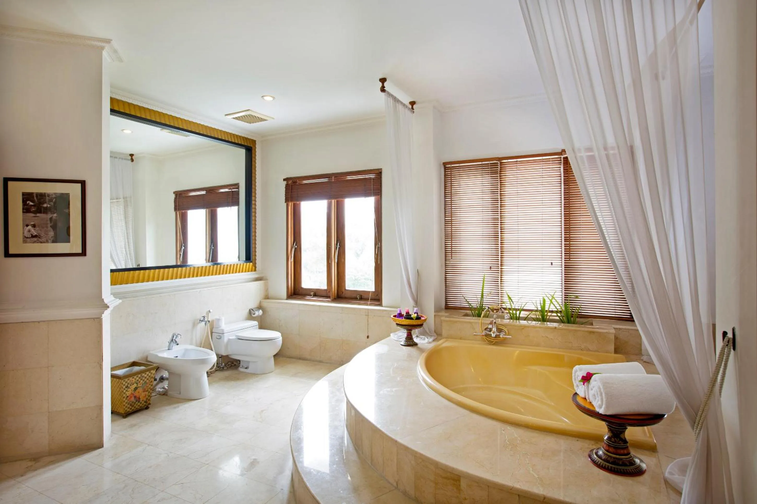 Bathroom in The Mansion Resort Hotel & Spa